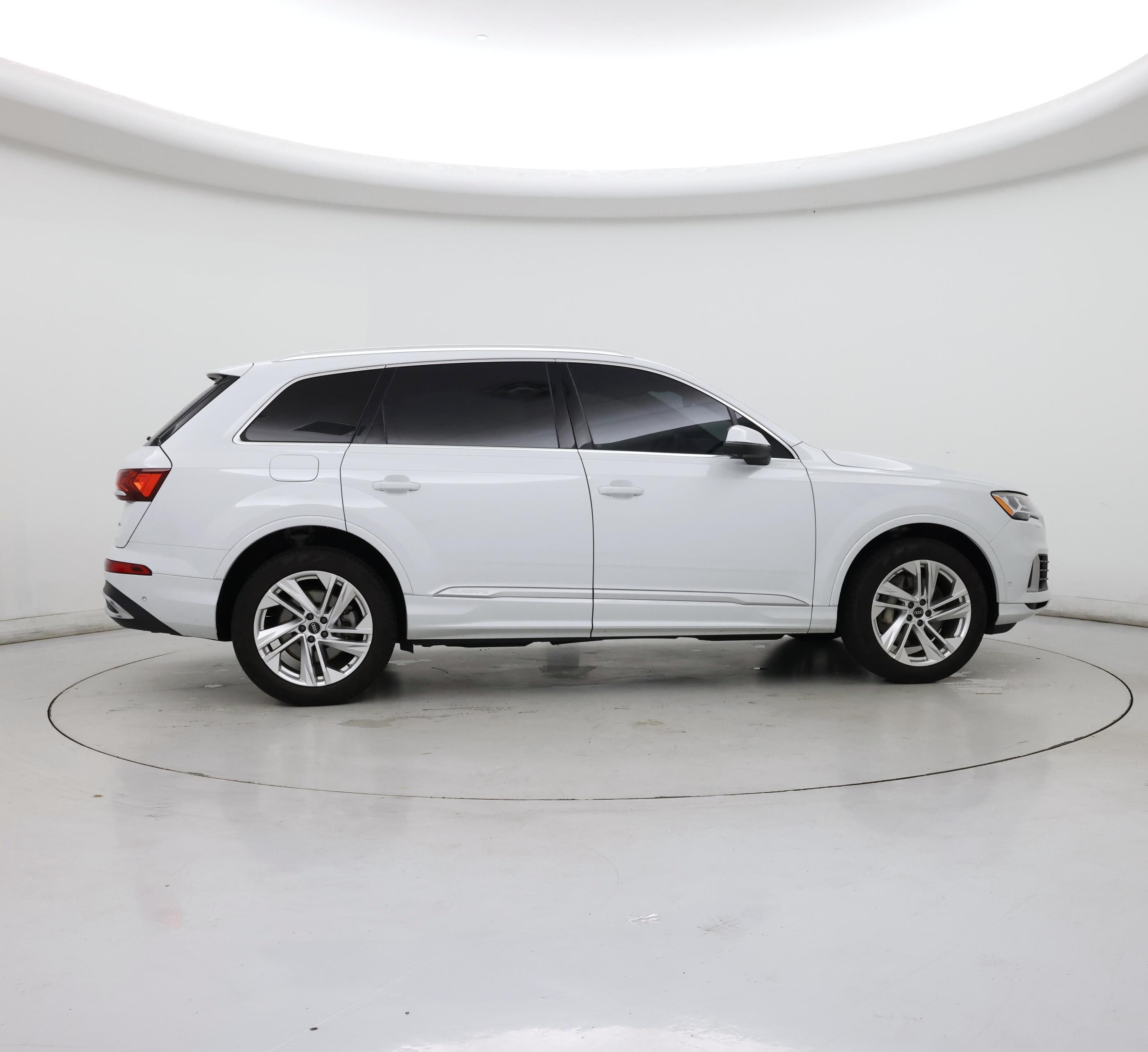 Thumbnail: 2023 Audi Q7 - 7
