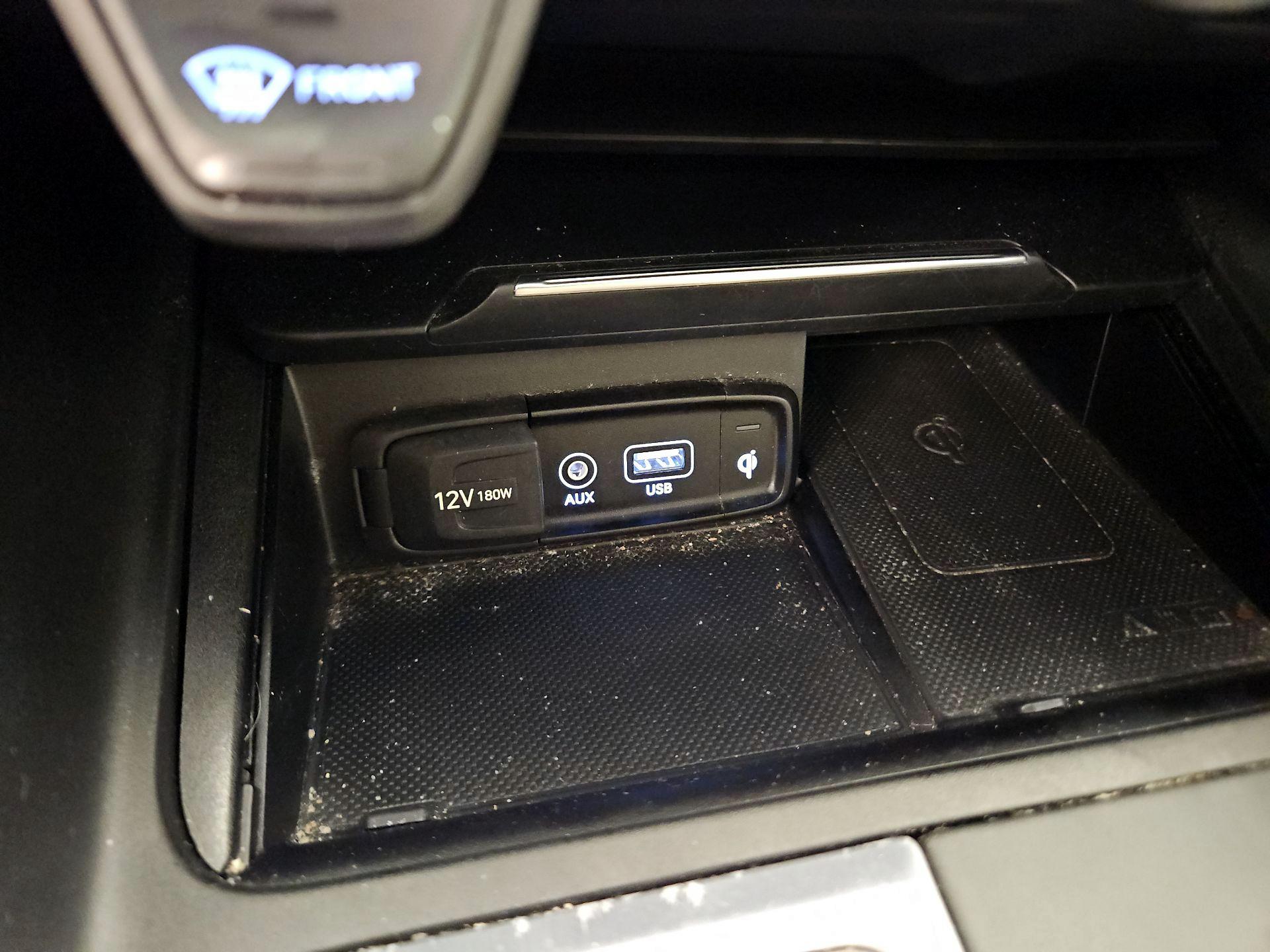 Thumbnail: 2019 Genesis G70 - 19