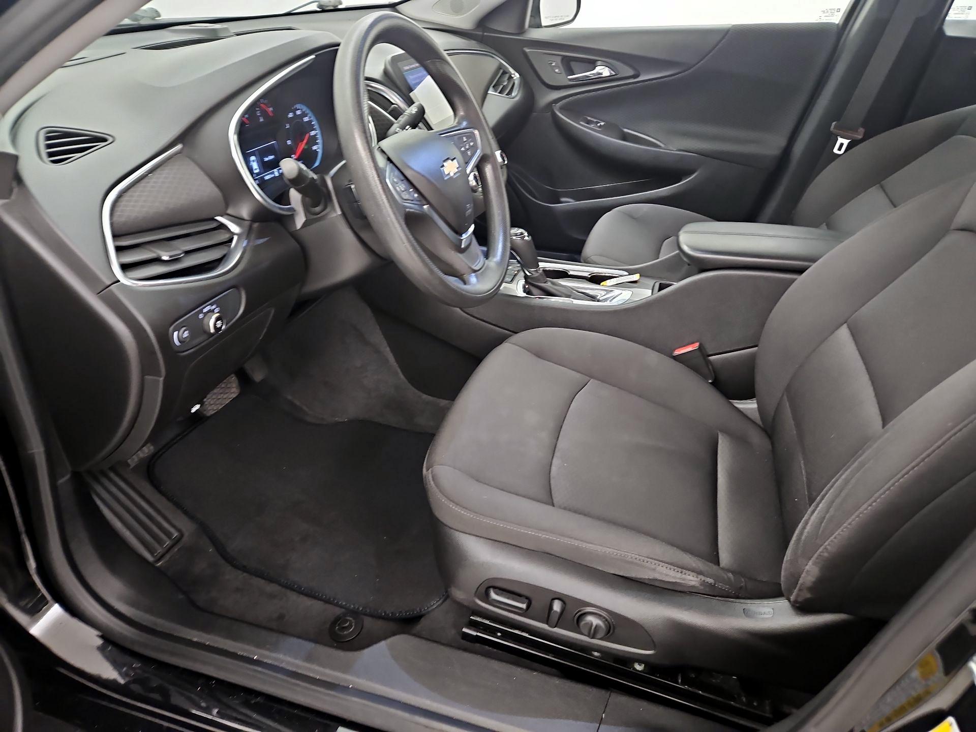 Thumbnail: 2019 Chevrolet Malibu - 11