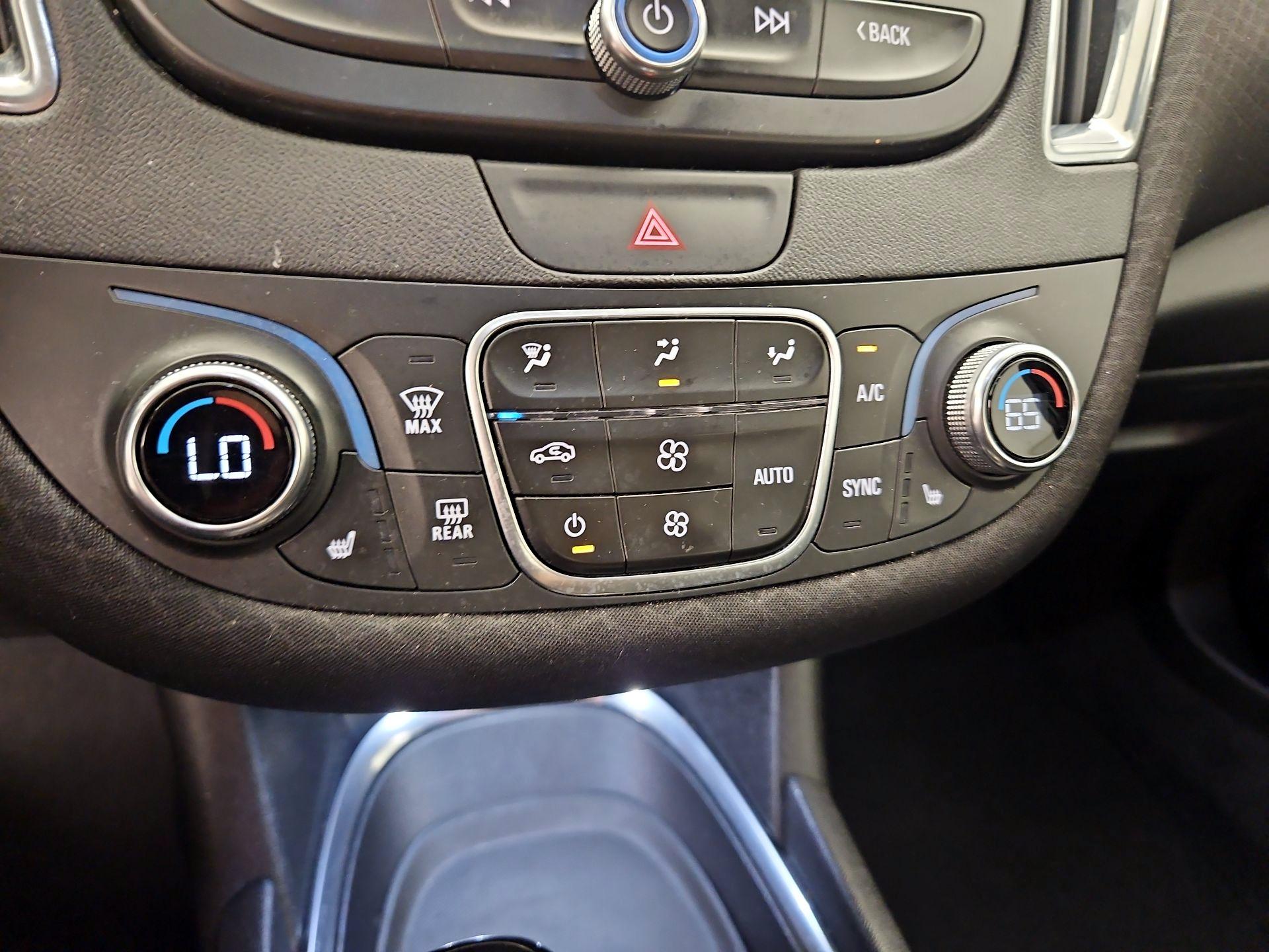 Thumbnail: 2019 Chevrolet Malibu - 16