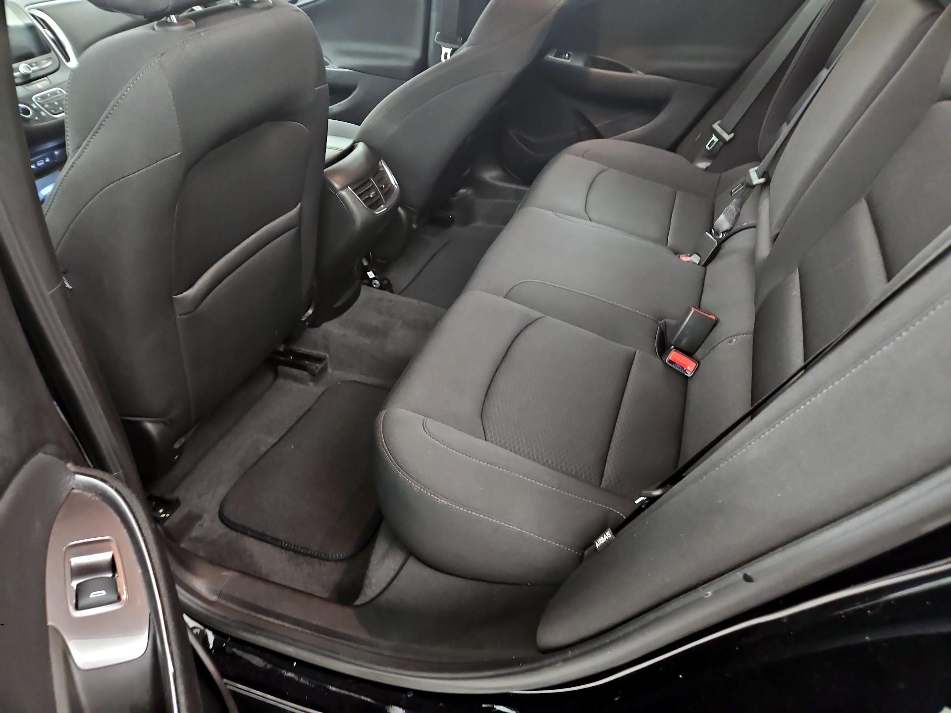 Thumbnail: 2019 Chevrolet Malibu - 19