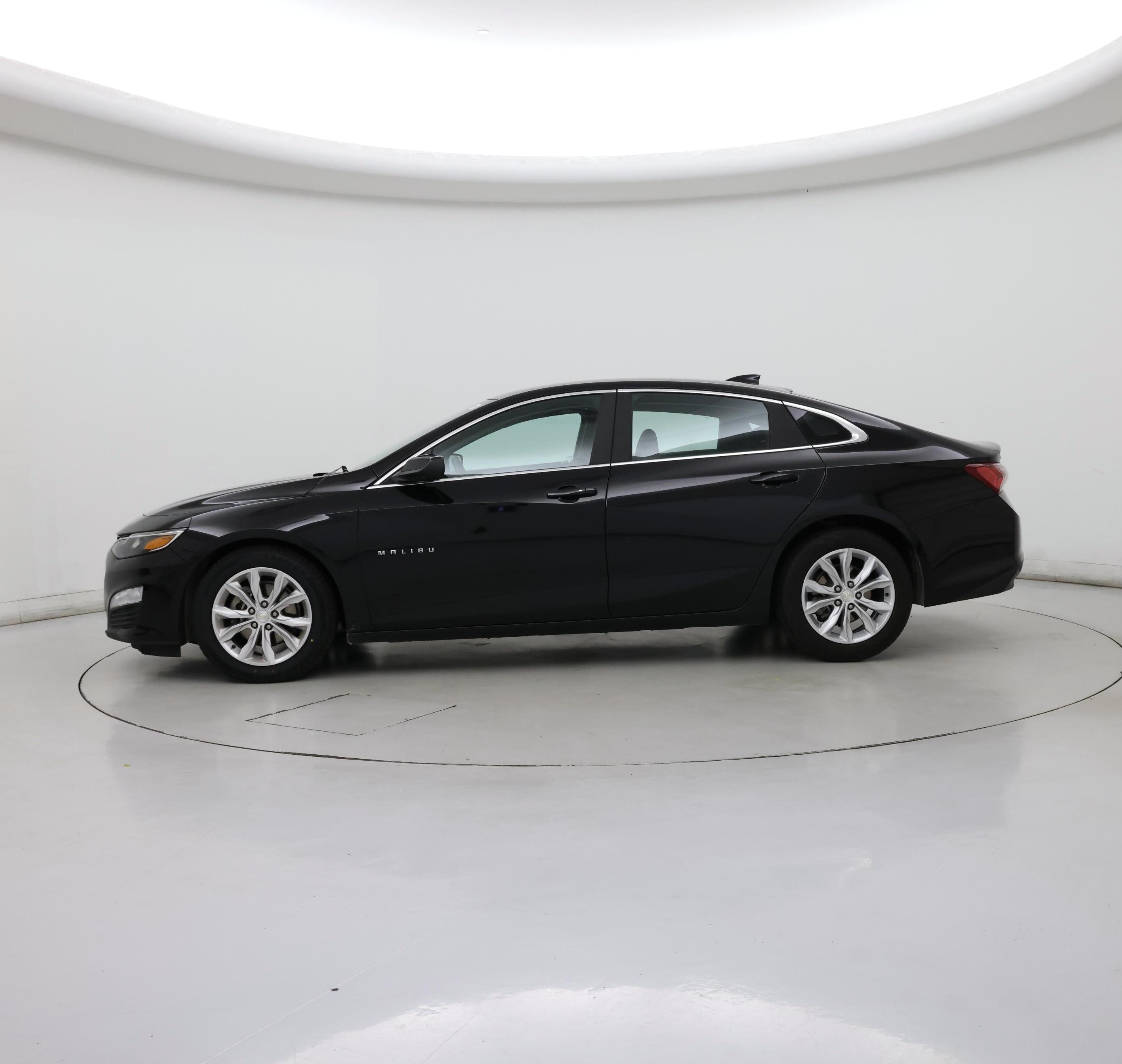 Thumbnail: 2019 Chevrolet Malibu - 3