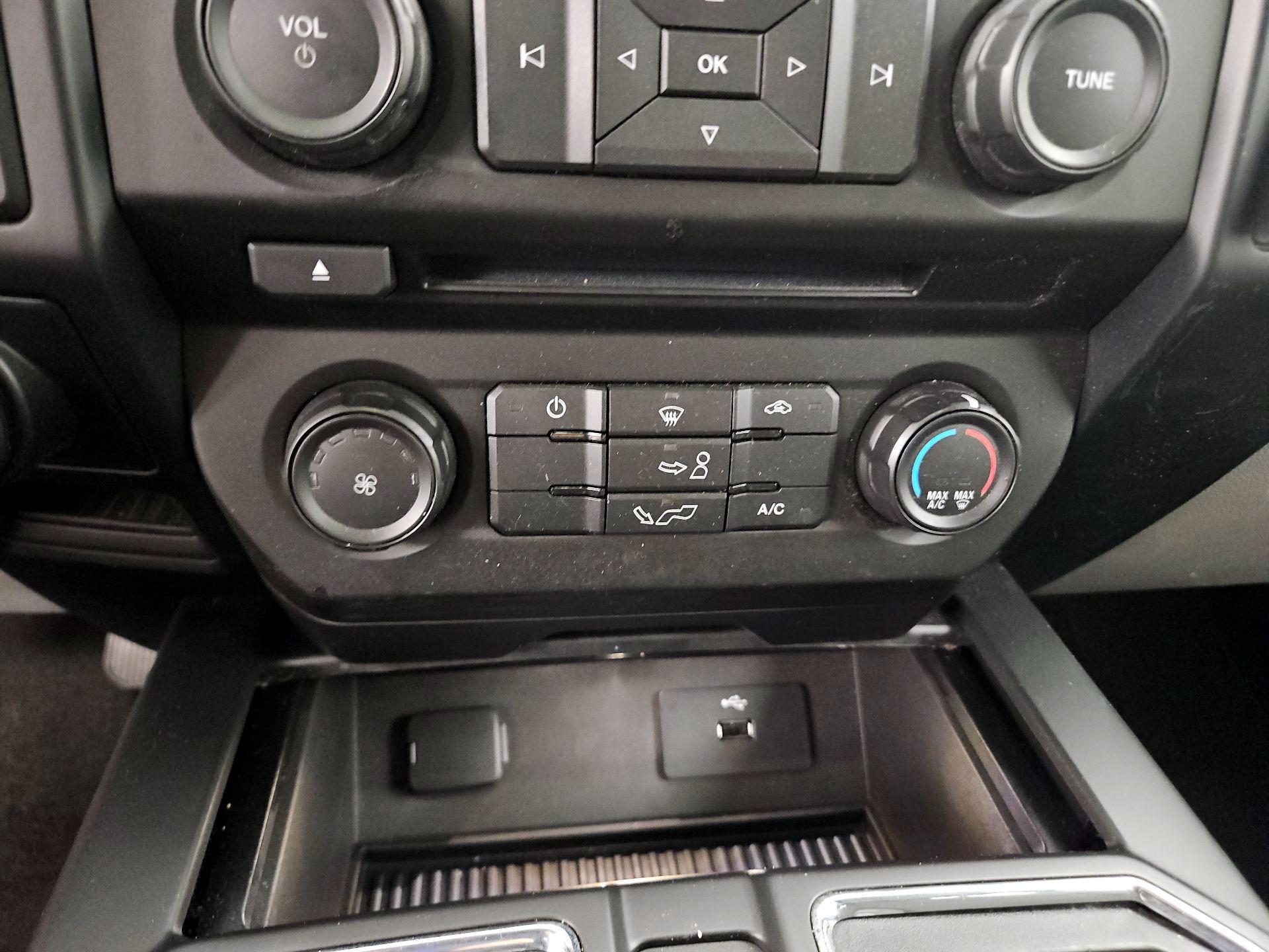 Thumbnail: 2016 Ford F-150 - 16