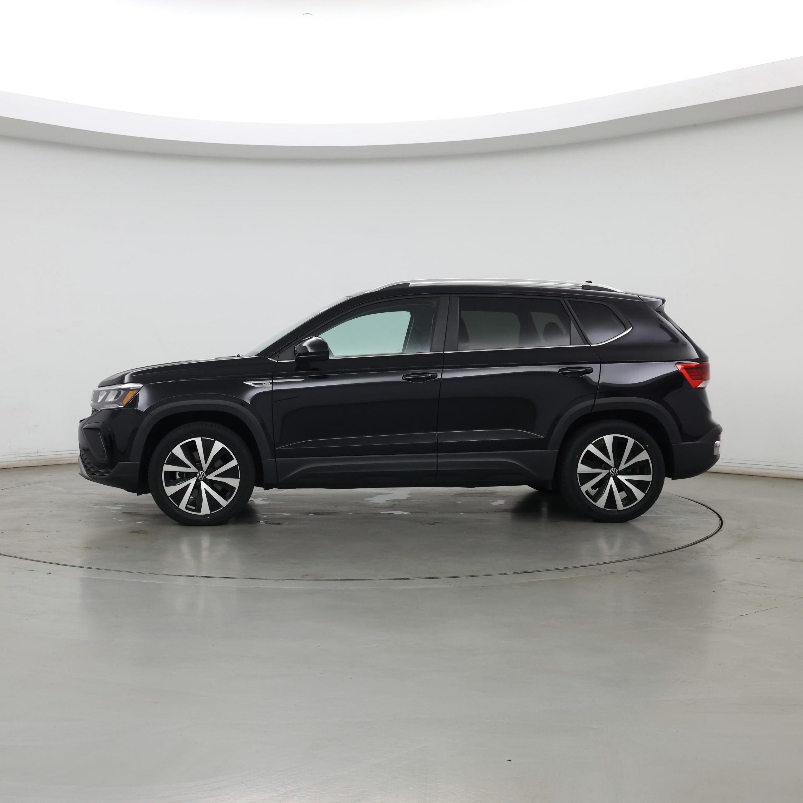 Thumbnail: 2022 Volkswagen Taos - 3