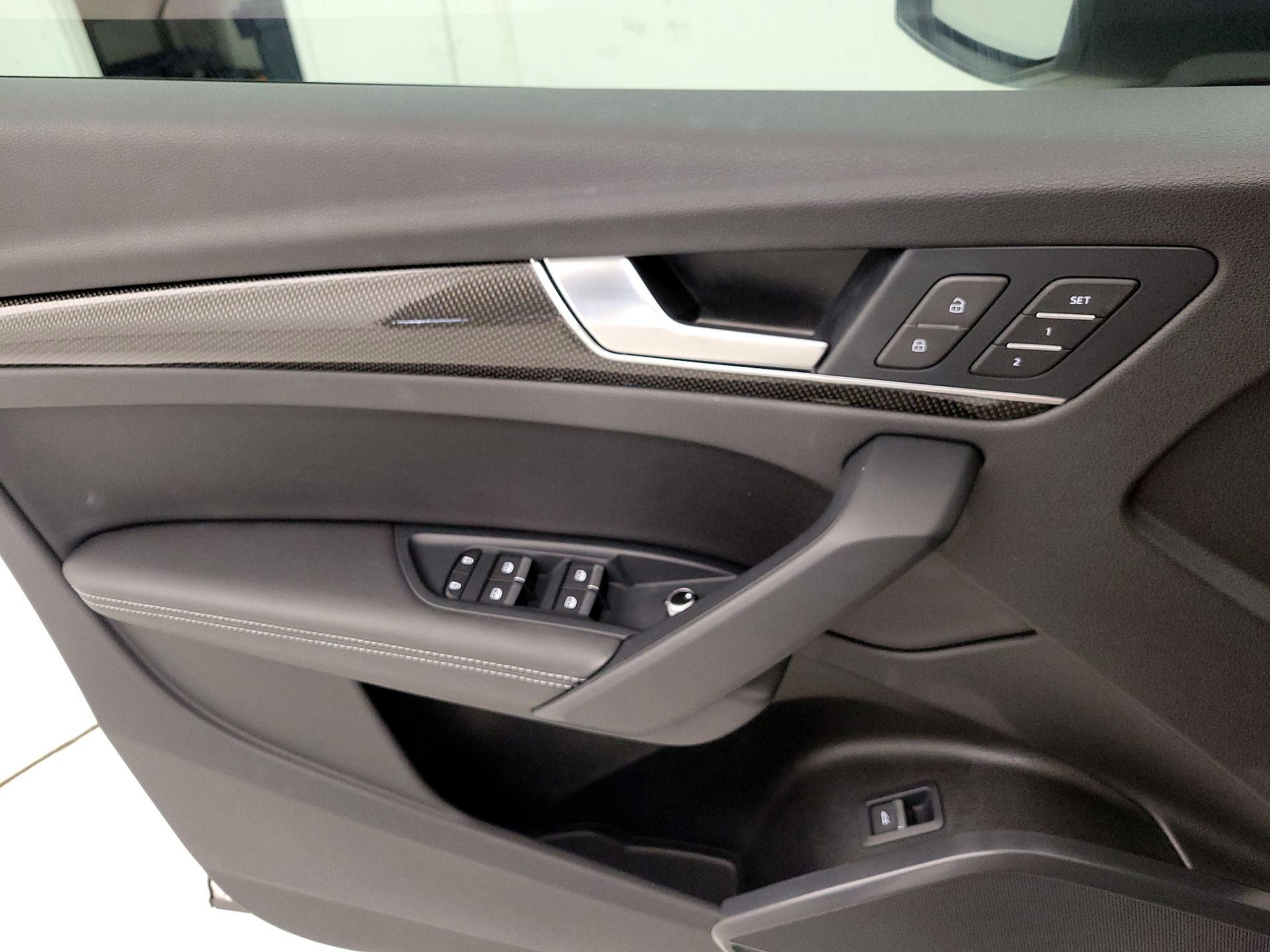Thumbnail: 2022 Audi SQ5 - 12