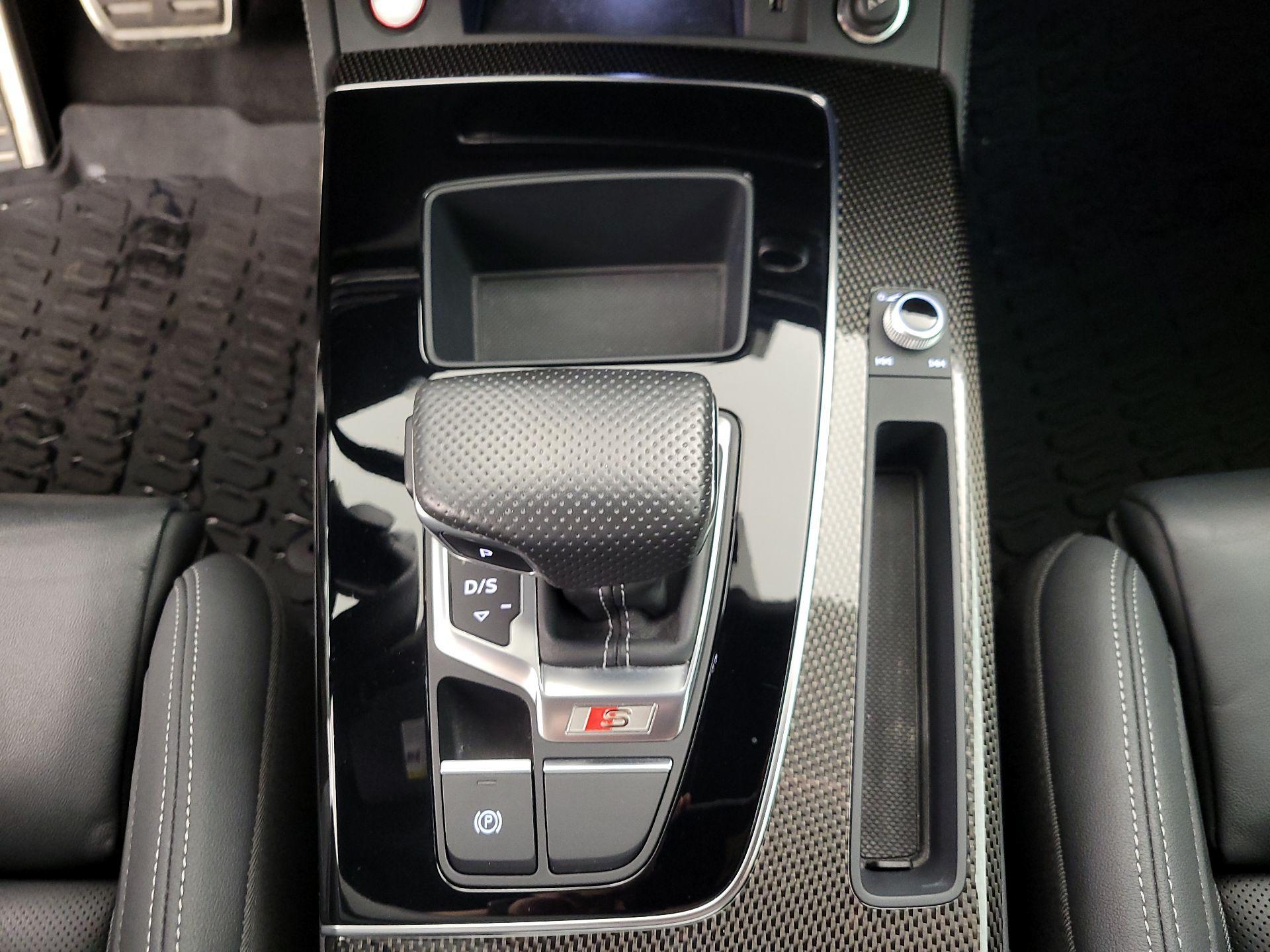 Thumbnail: 2022 Audi SQ5 - 17