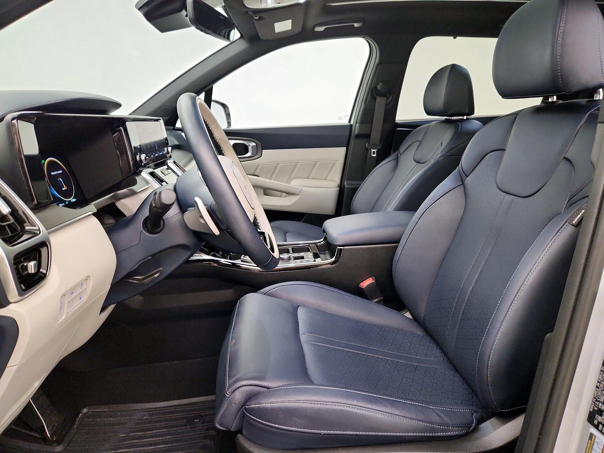 Thumbnail: 2023 Kia Sorento - 11