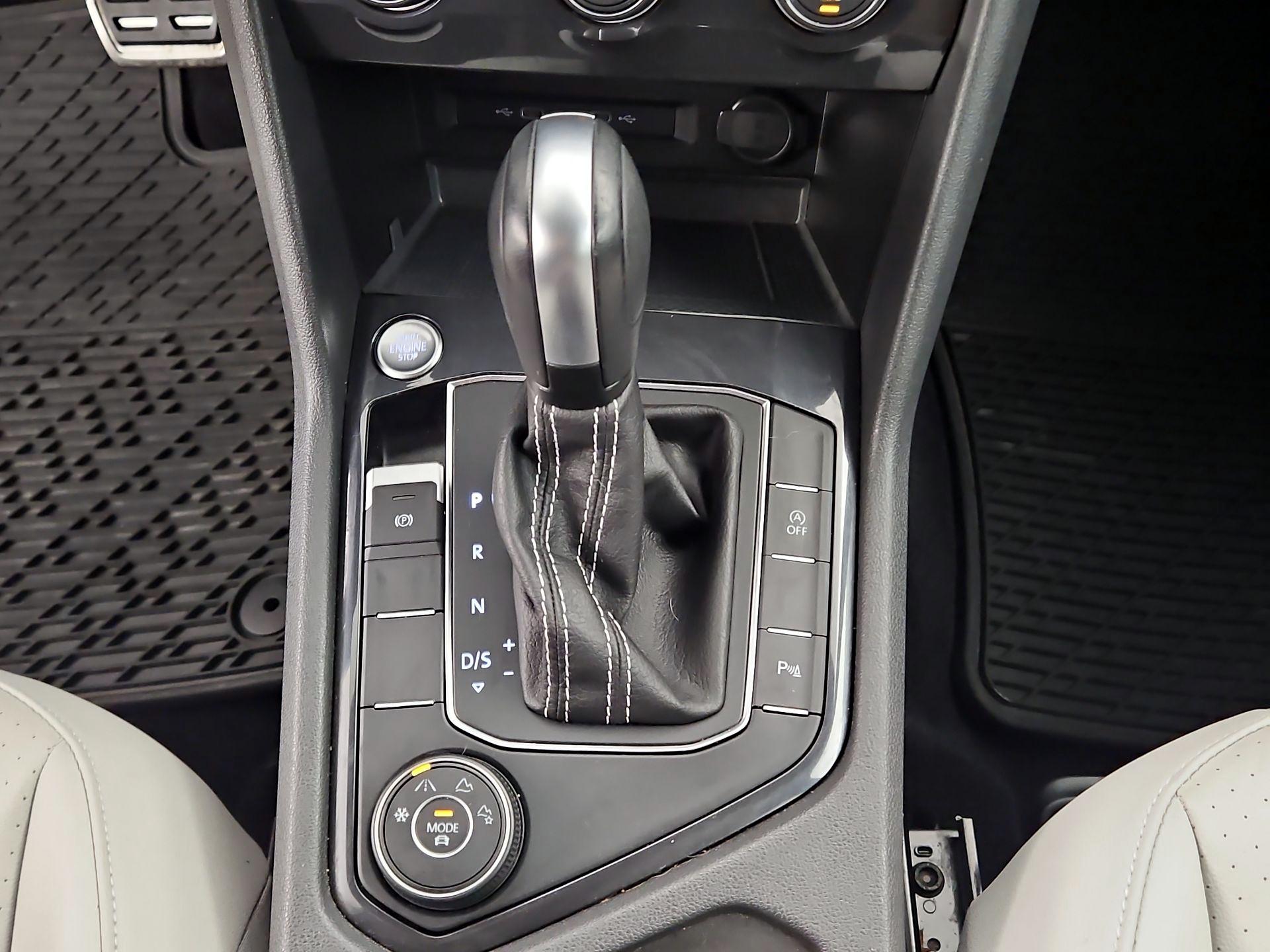 Thumbnail: 2021 Volkswagen Tiguan - 17