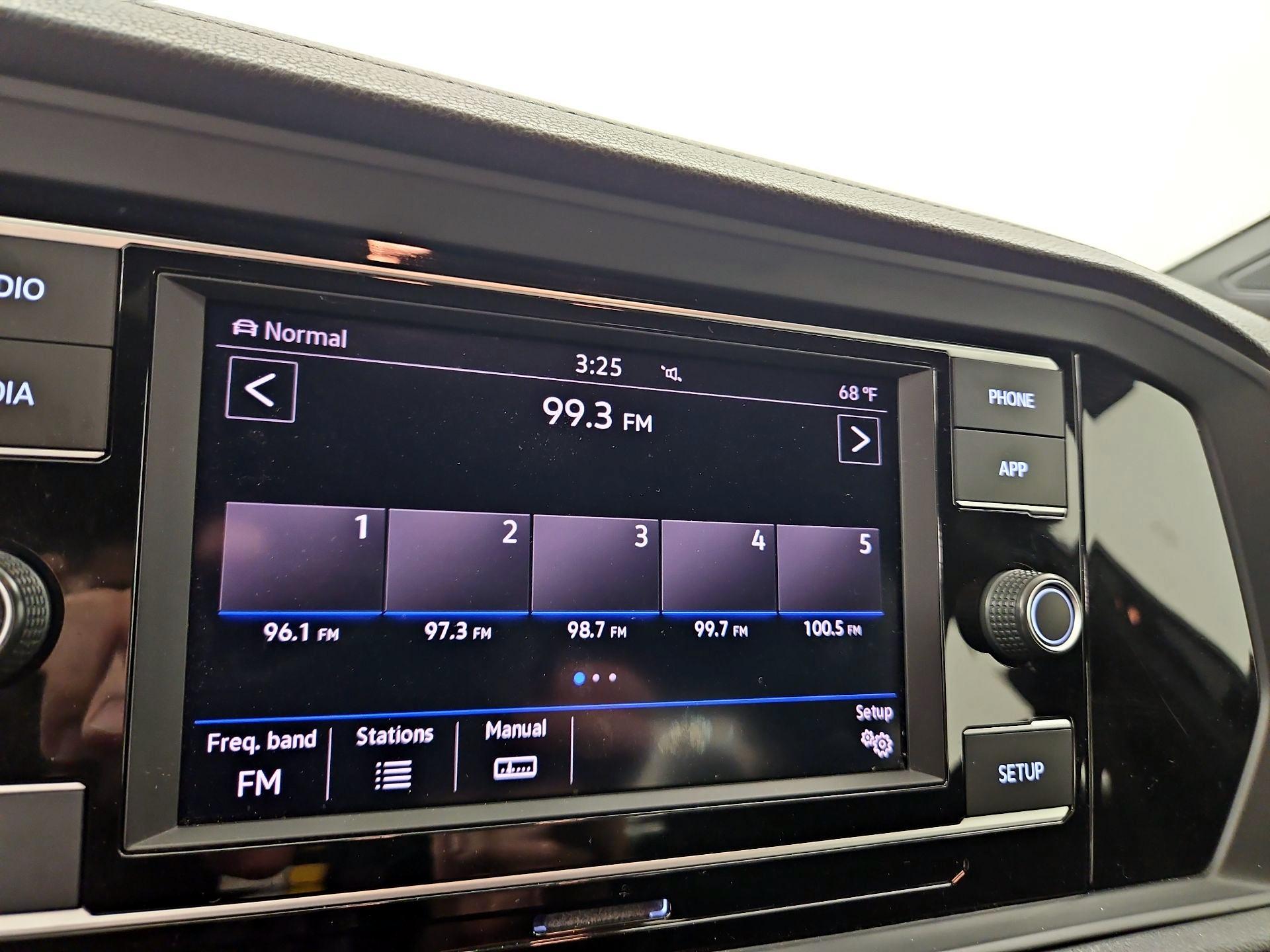 Thumbnail: 2019 Volkswagen Jetta - 15