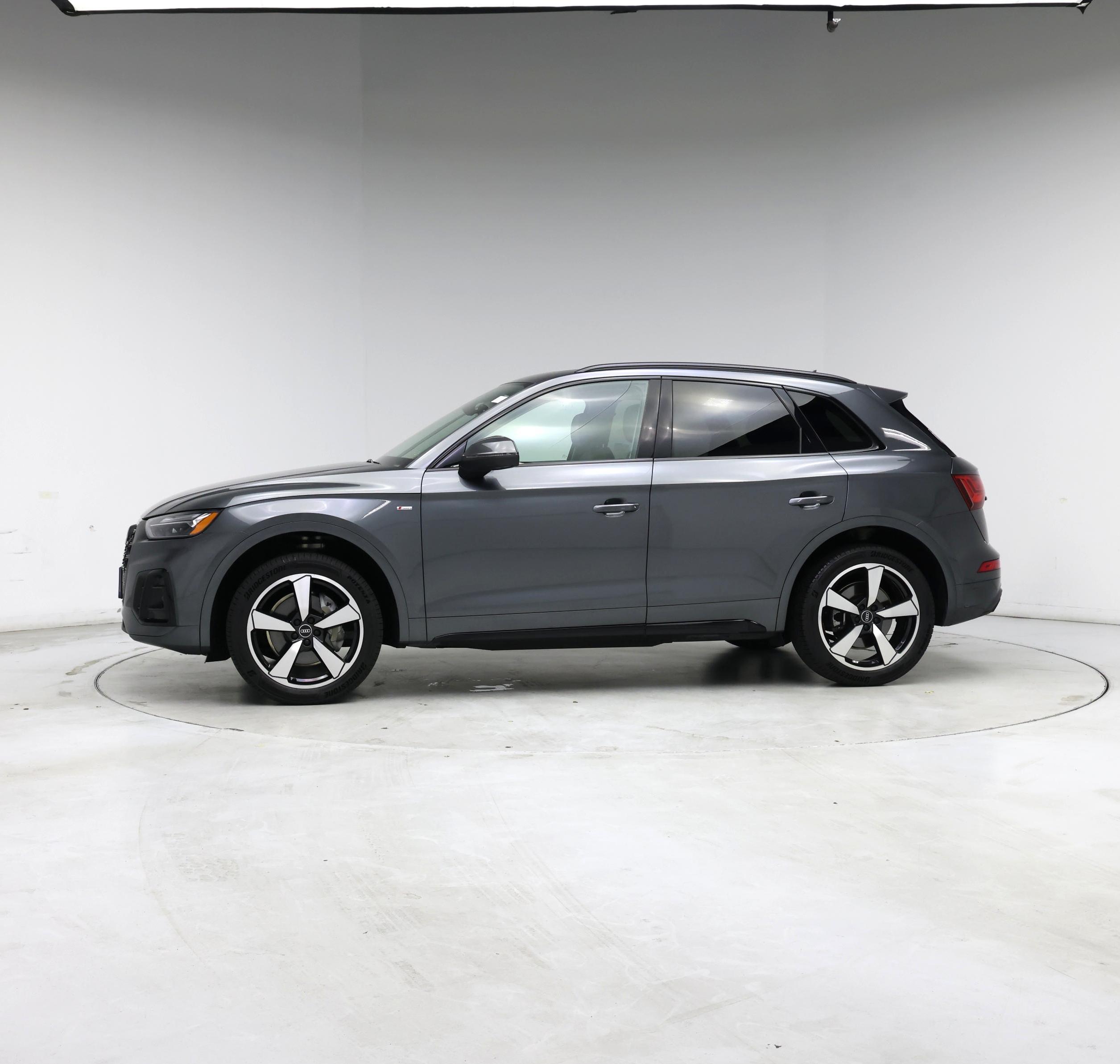 Thumbnail: 2022 Audi Q5 - 3
