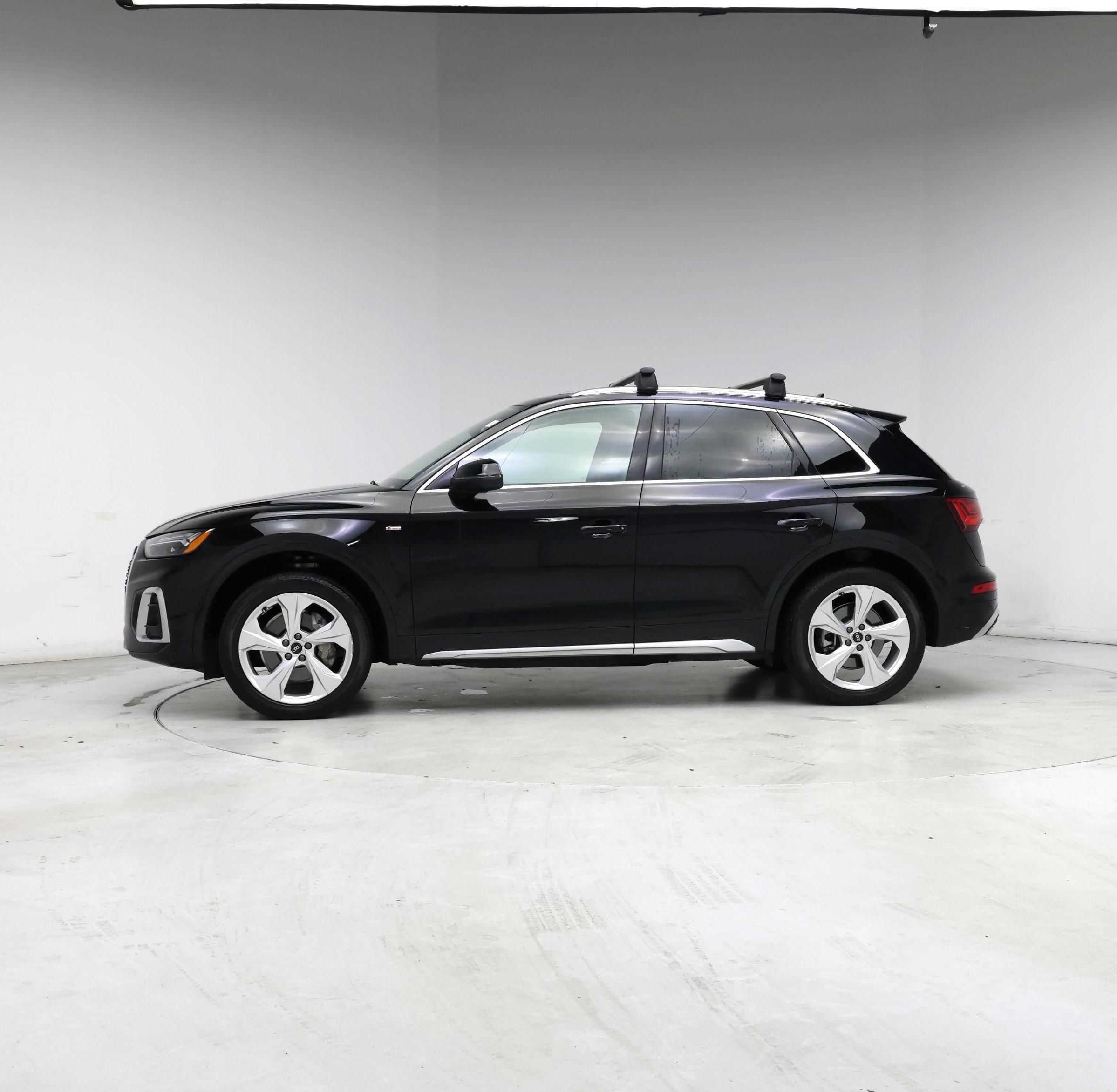 Thumbnail: 2022 Audi Q5 - 3