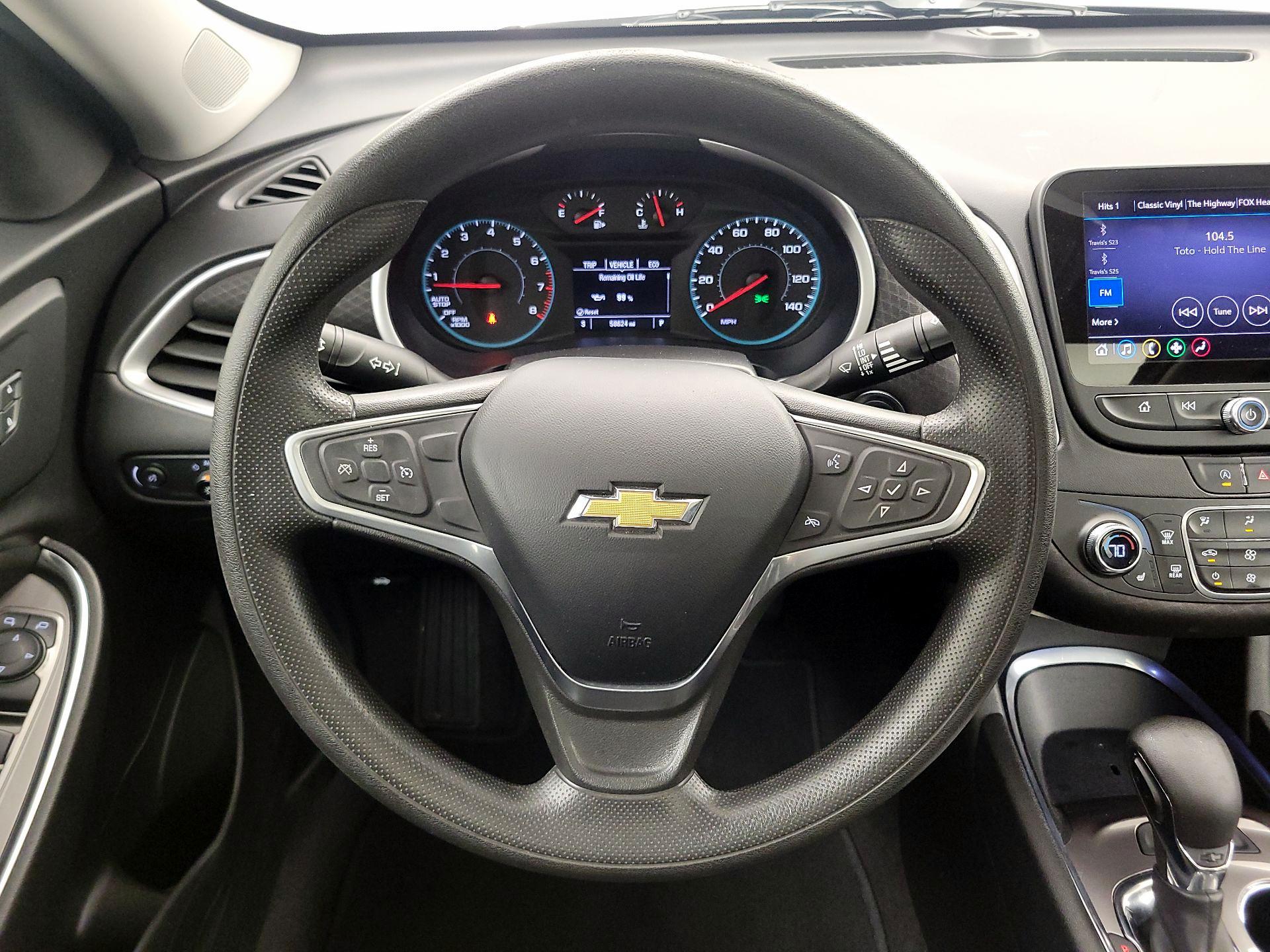 Thumbnail: 2022 Chevrolet Malibu - 10