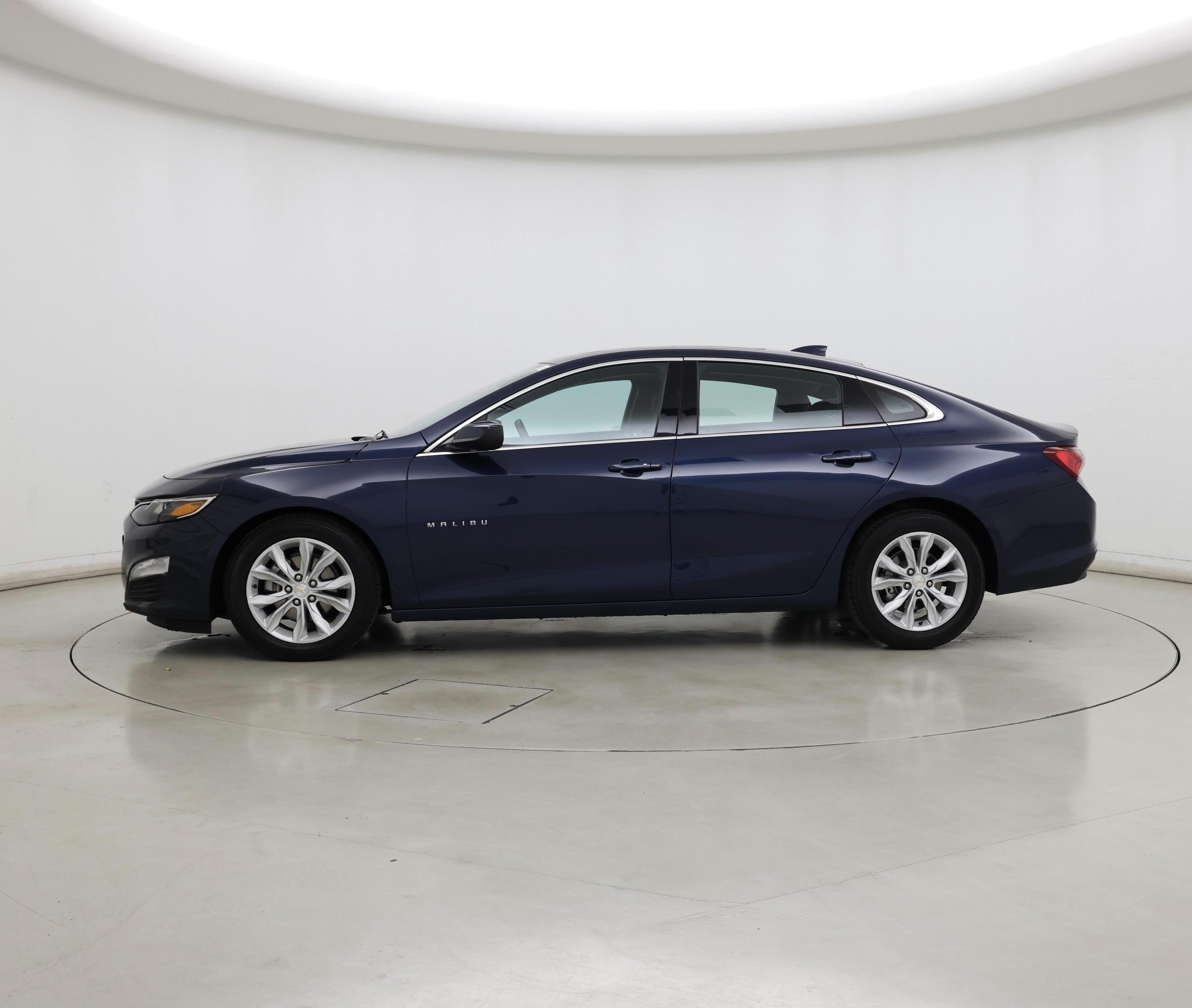 Thumbnail: 2022 Chevrolet Malibu - 3