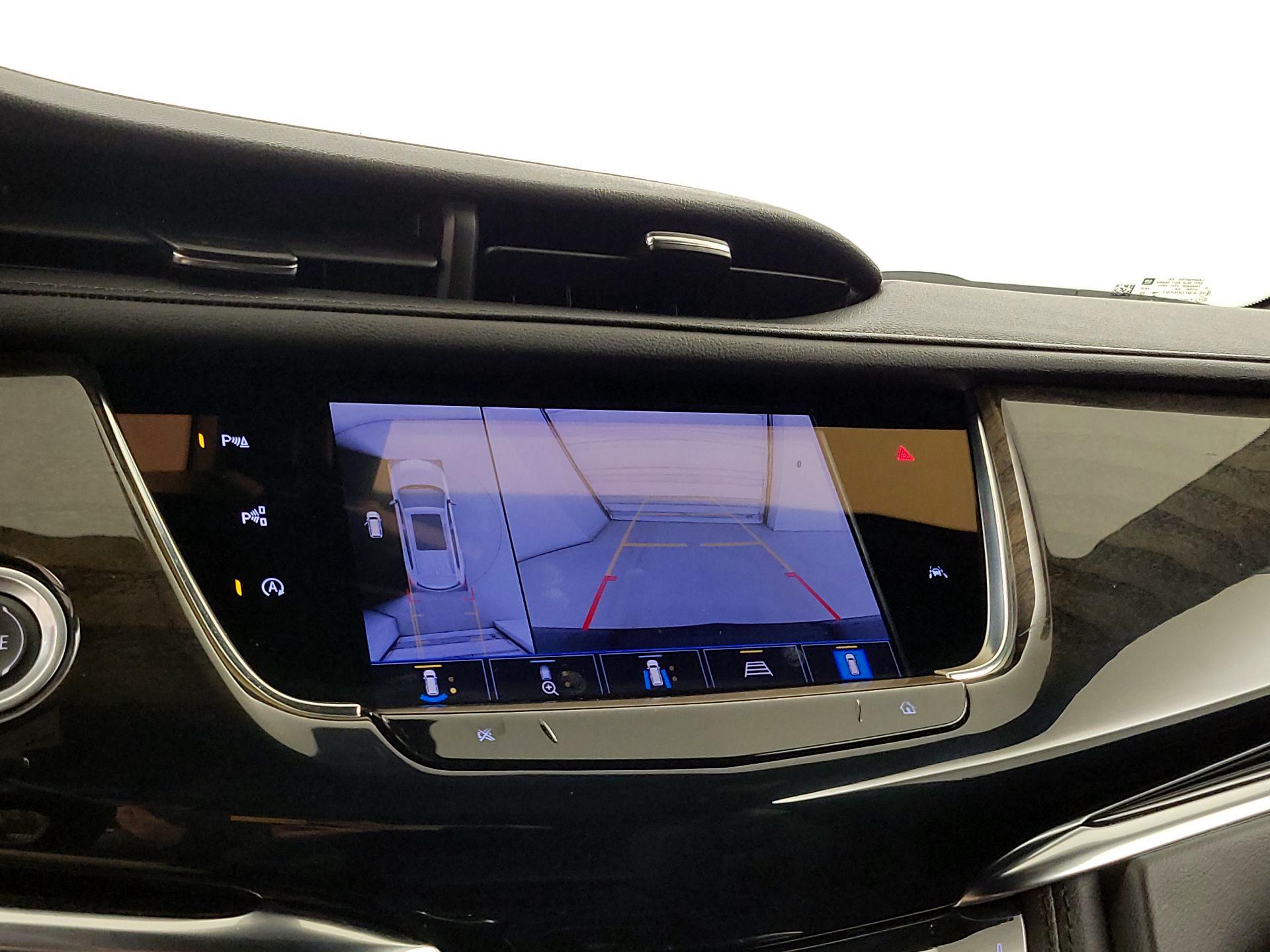 Thumbnail: 2022 Cadillac XT6 - 15