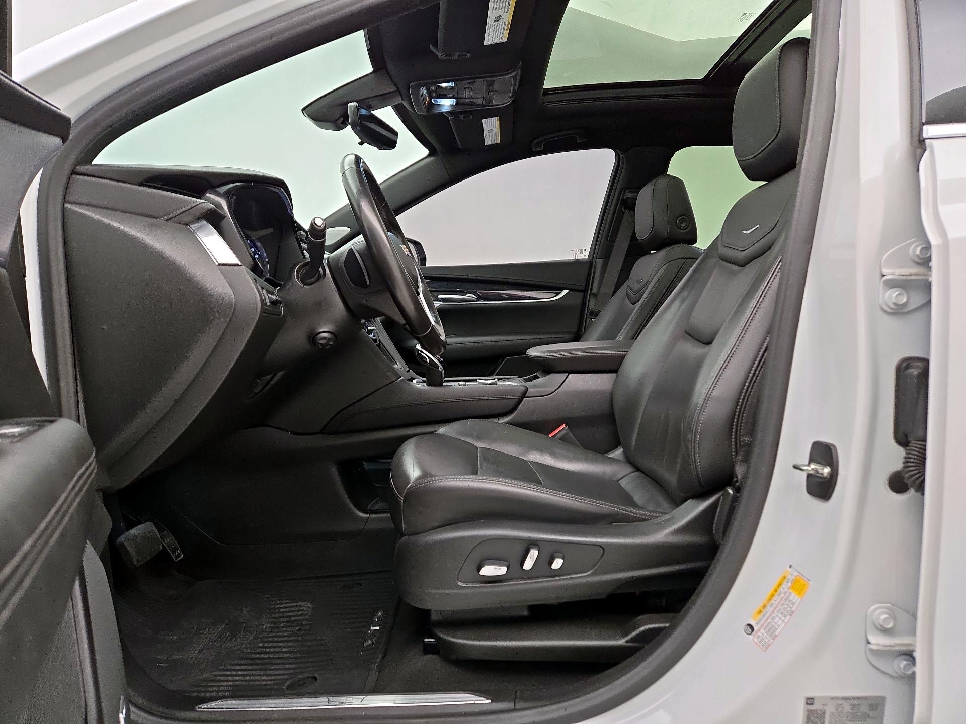 Thumbnail: 2021 Cadillac XT5 - 11