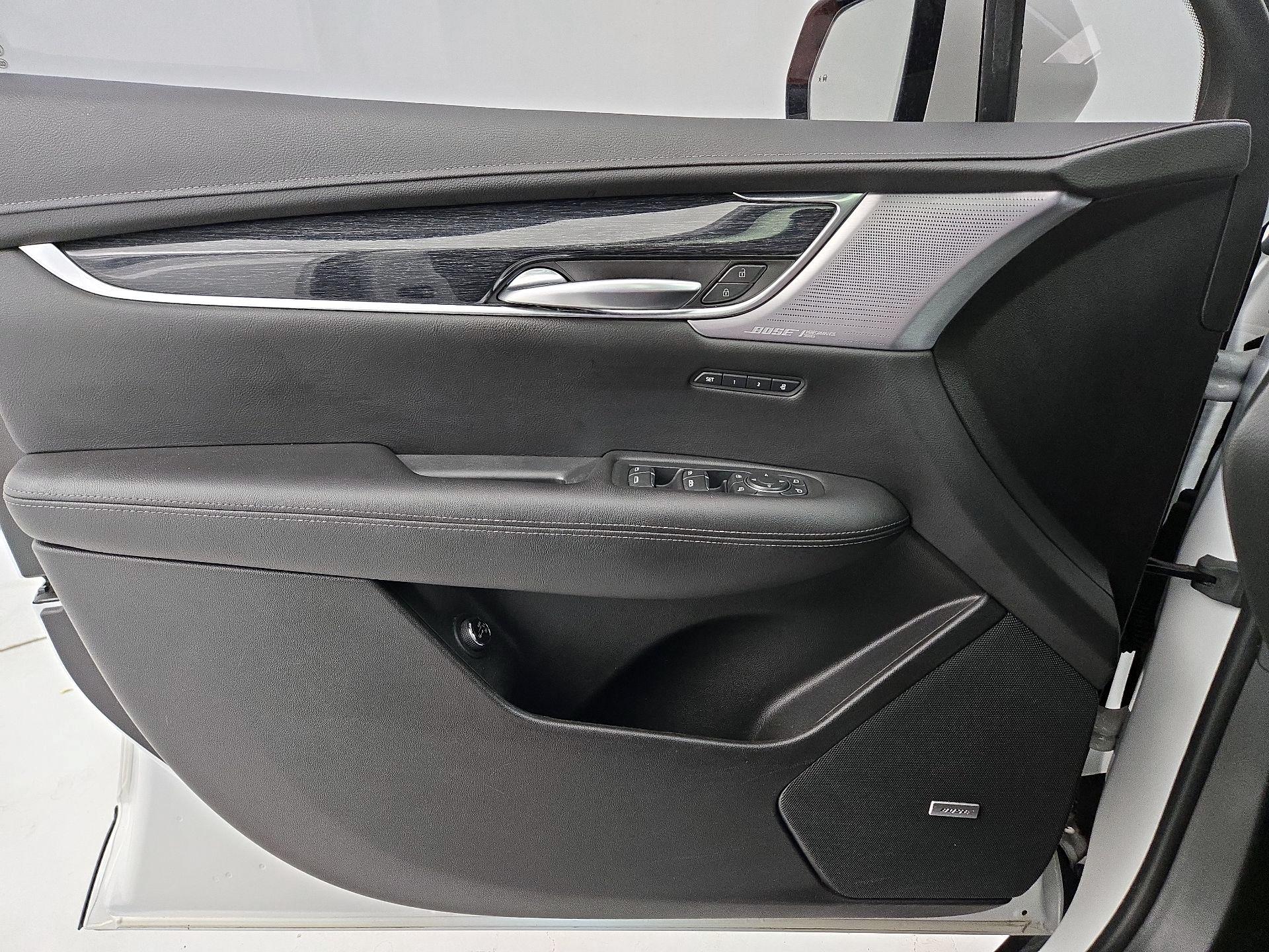 Thumbnail: 2021 Cadillac XT5 - 12