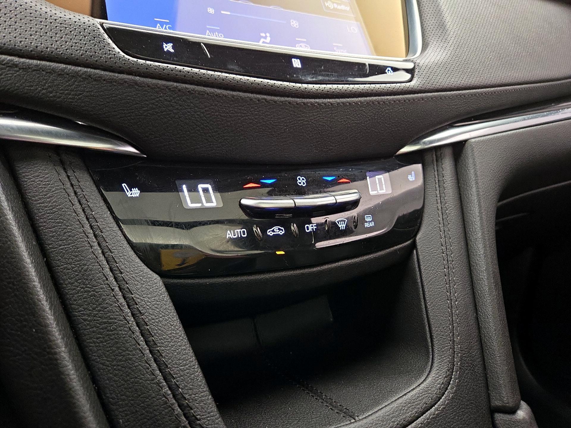 Thumbnail: 2021 Cadillac XT5 - 17