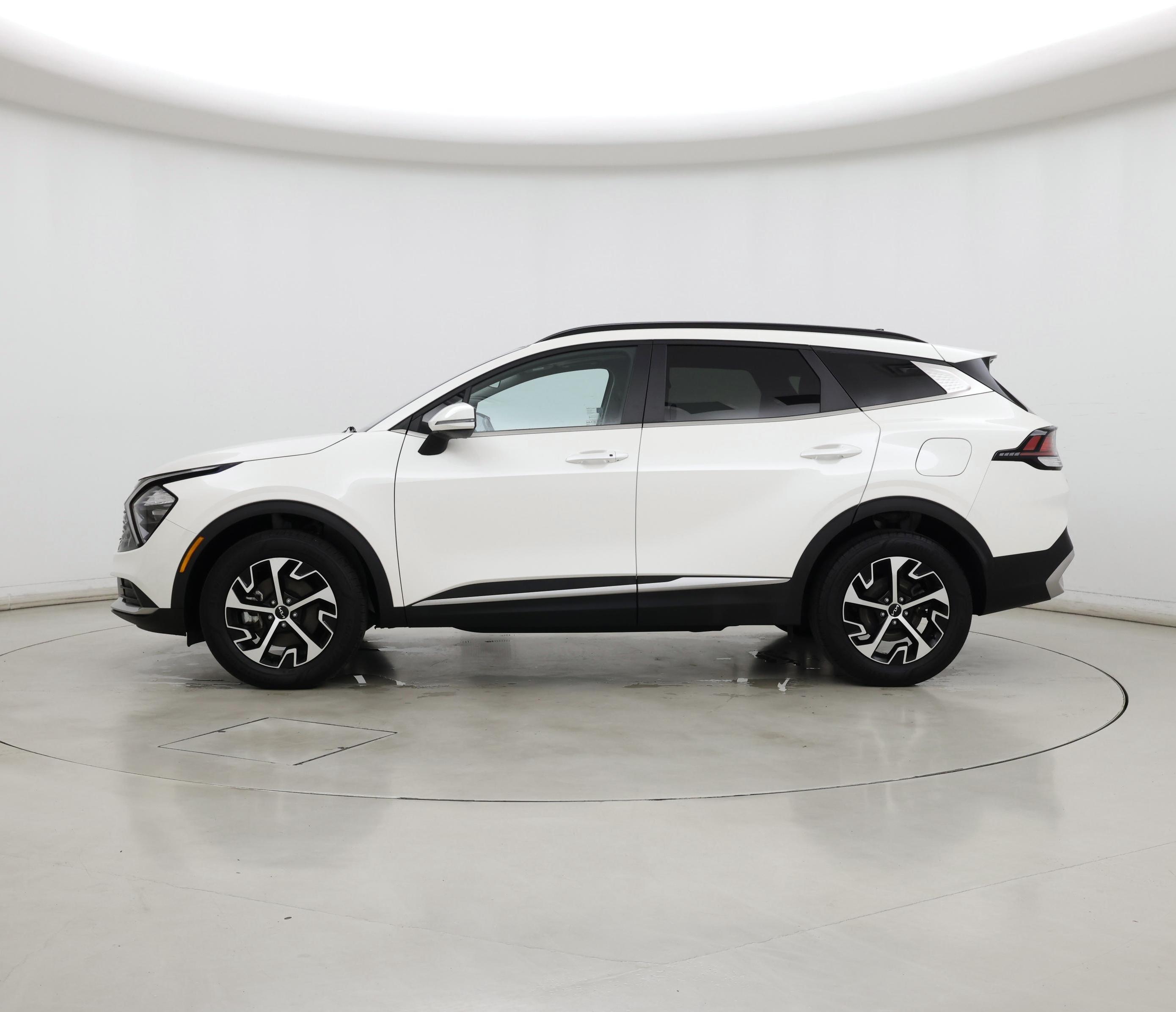 Thumbnail: 2023 Kia Sportage - 3