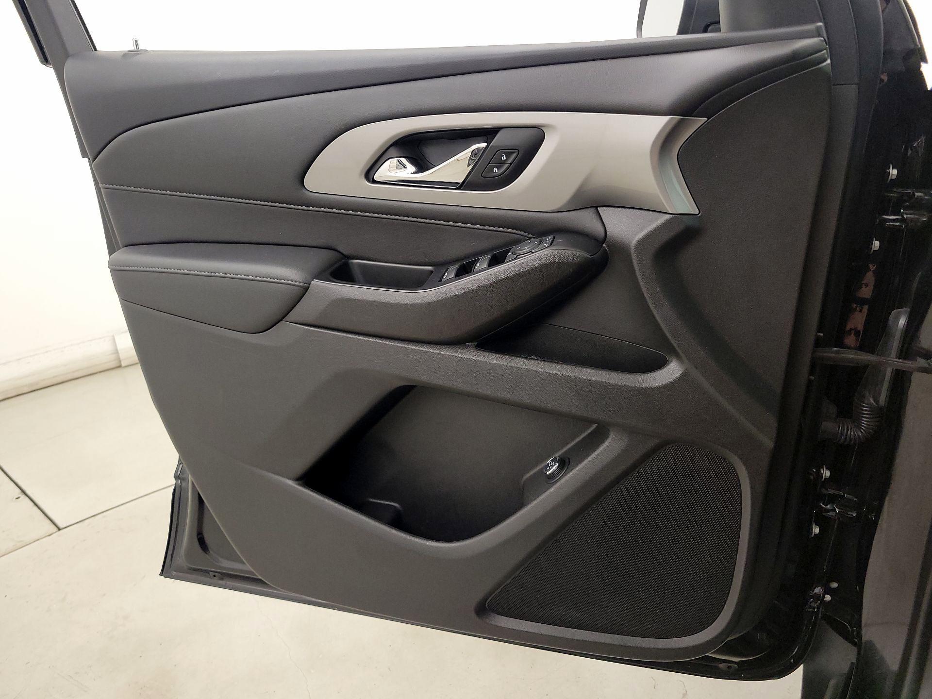 Thumbnail: 2022 Chevrolet Traverse - 12