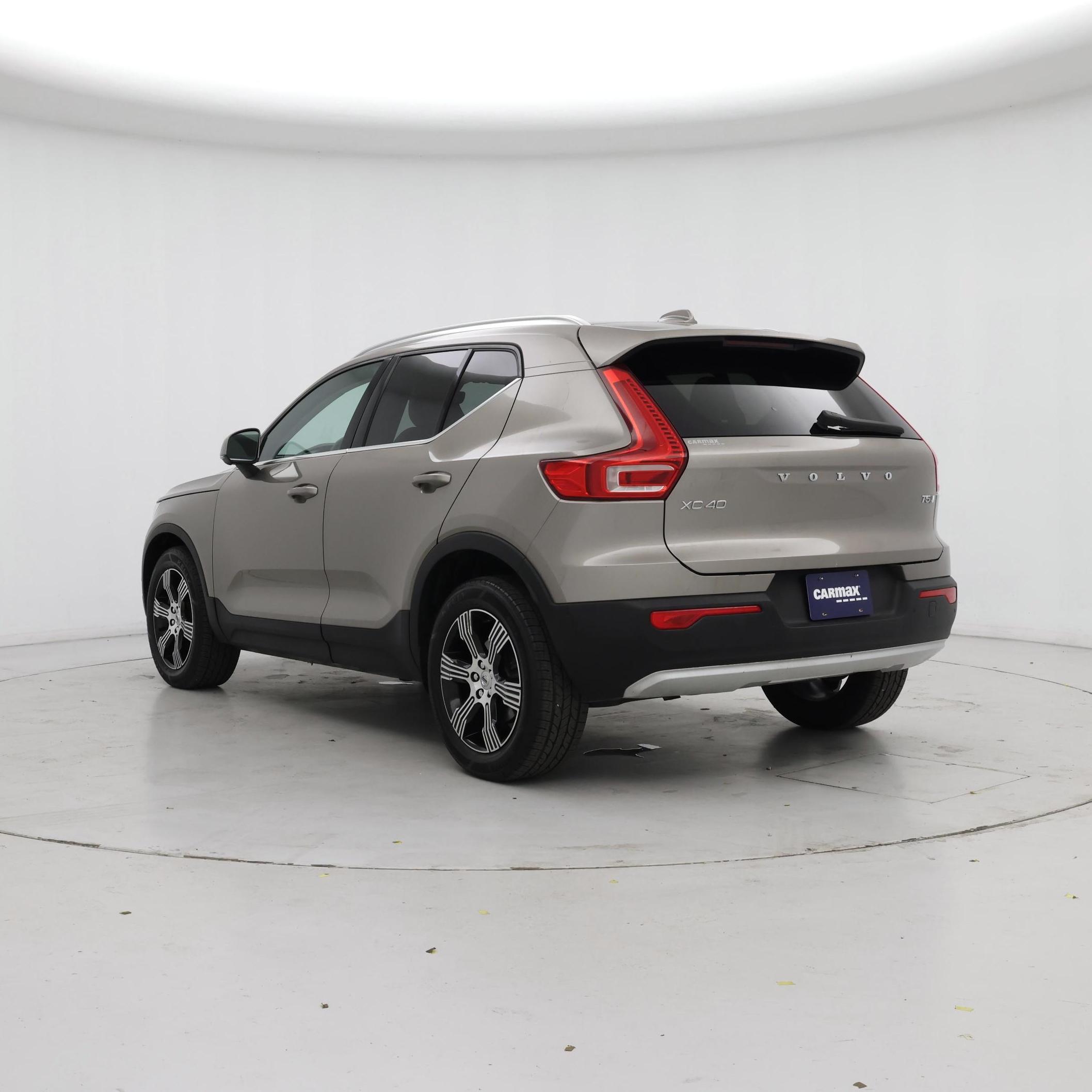 Thumbnail: 2022 Volvo XC40 - 2