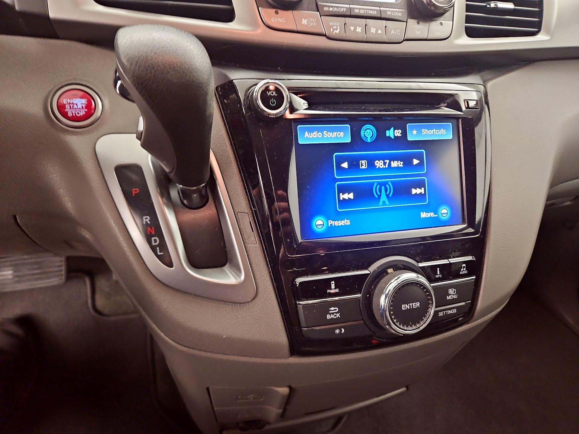 Thumbnail: 2016 Honda Odyssey - 17