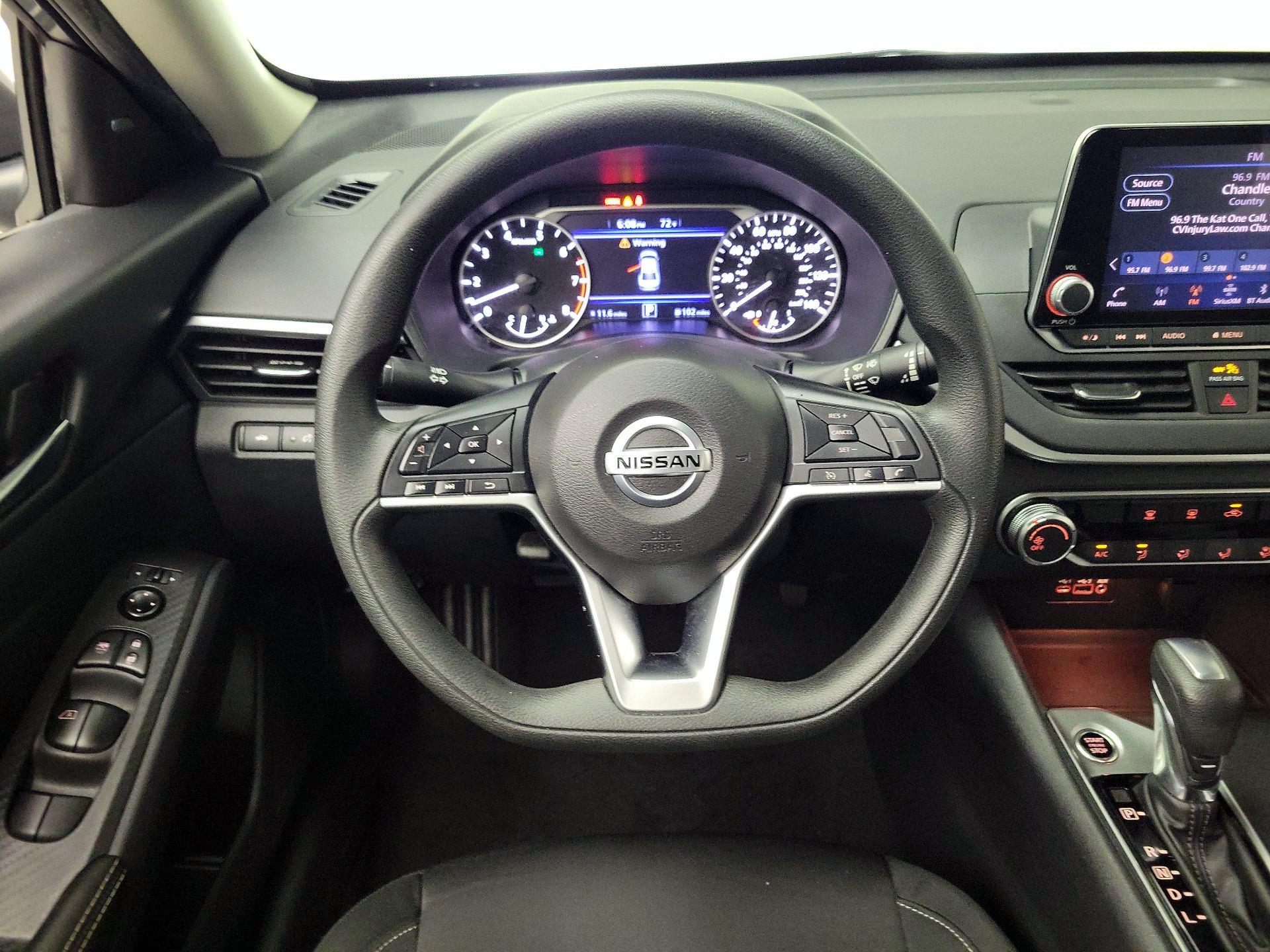 Thumbnail: 2022 Nissan Altima - 10