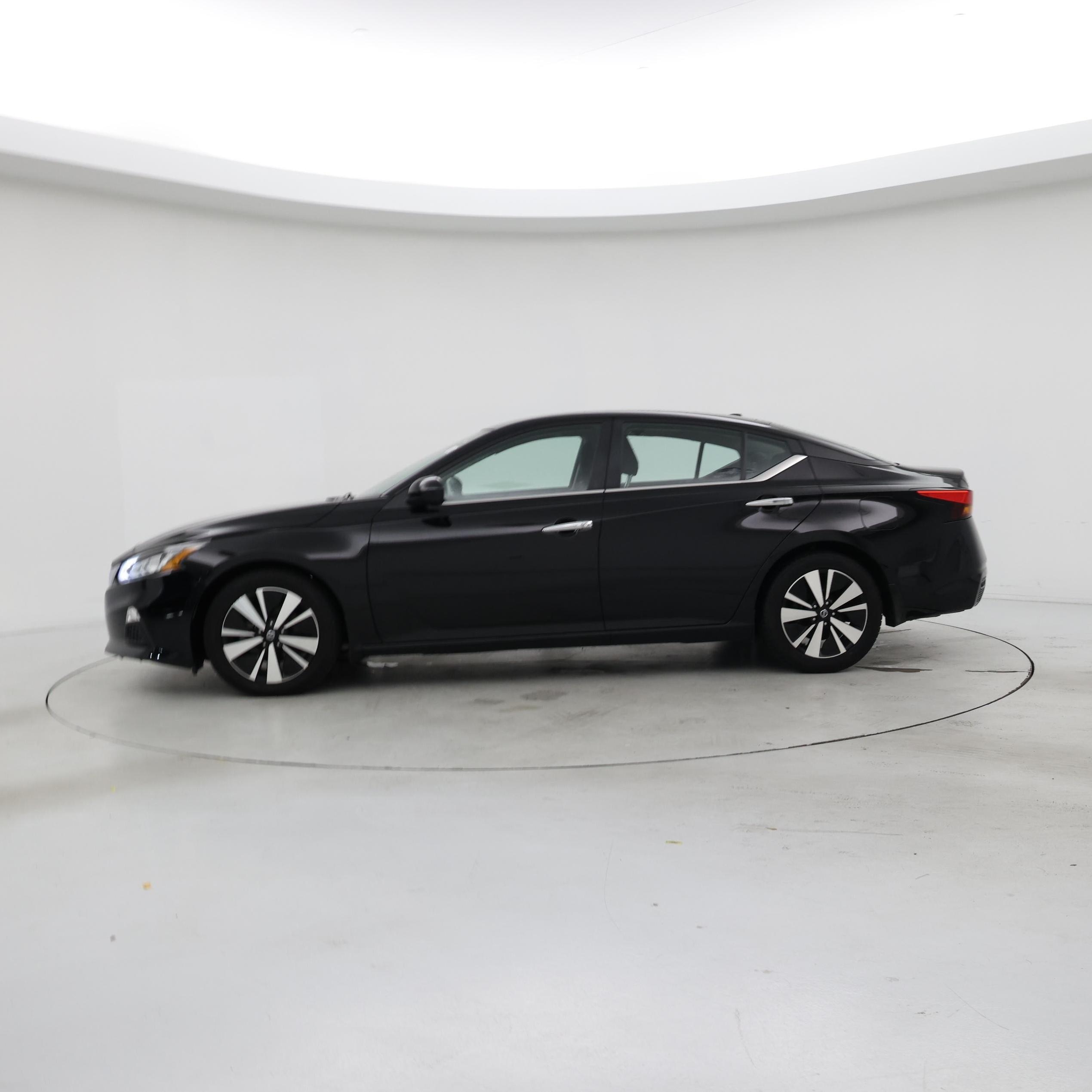 Thumbnail: 2022 Nissan Altima - 3