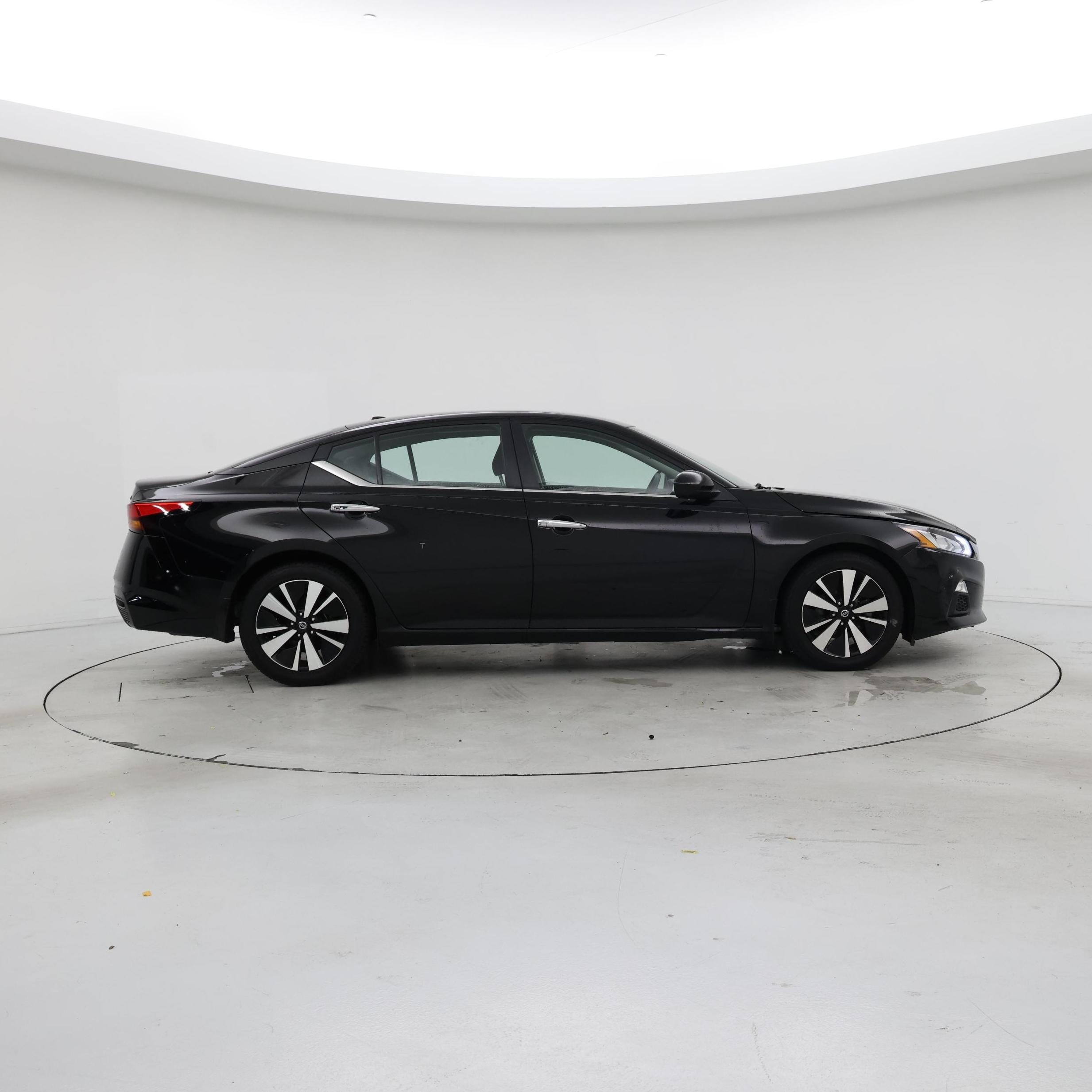 Thumbnail: 2022 Nissan Altima - 7