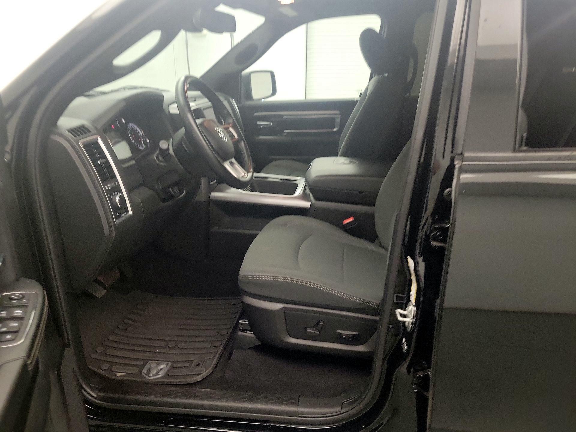 Thumbnail: 2022 RAM 1500 Classic - 11