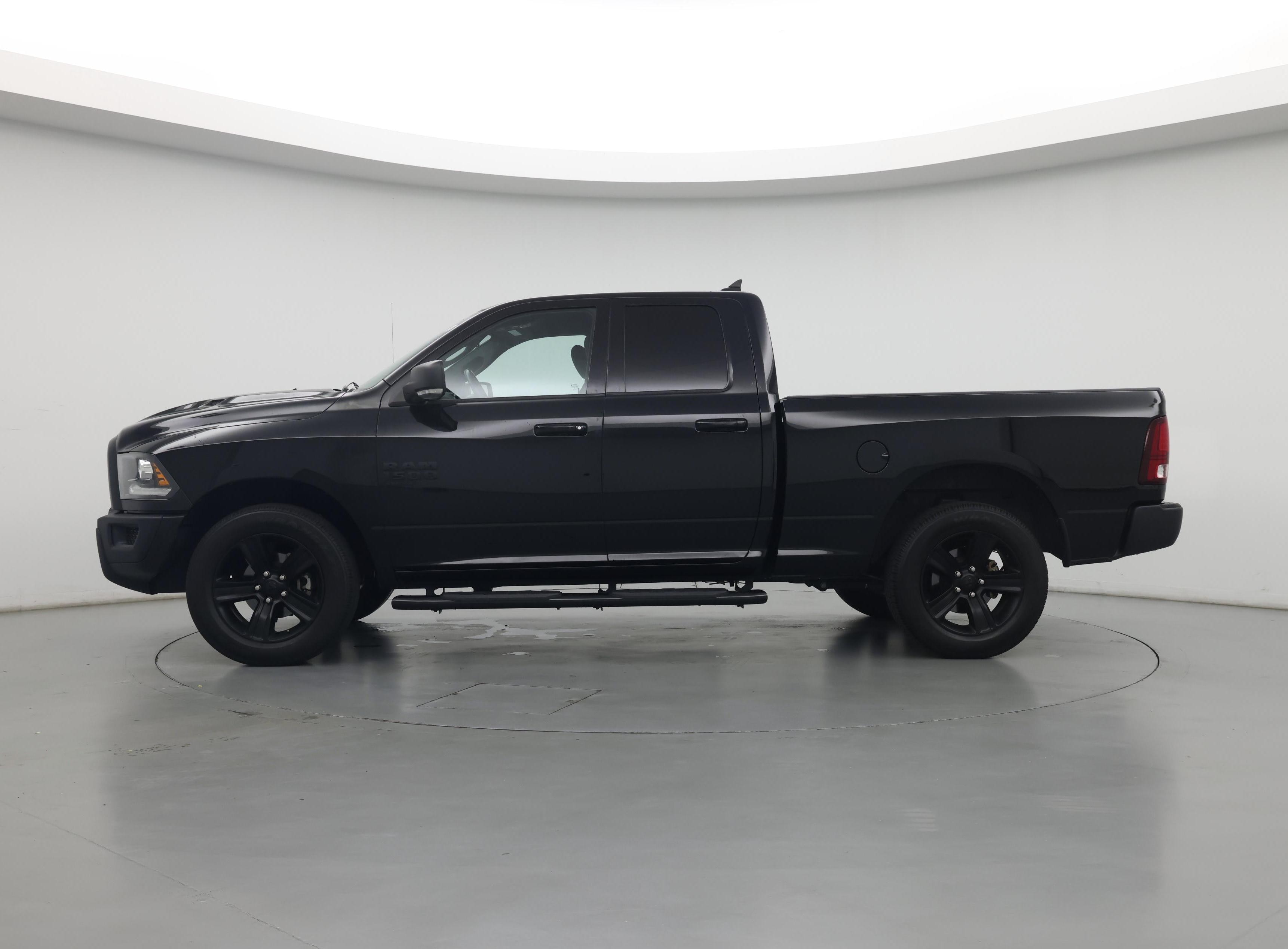 Thumbnail: 2022 RAM 1500 Classic - 3