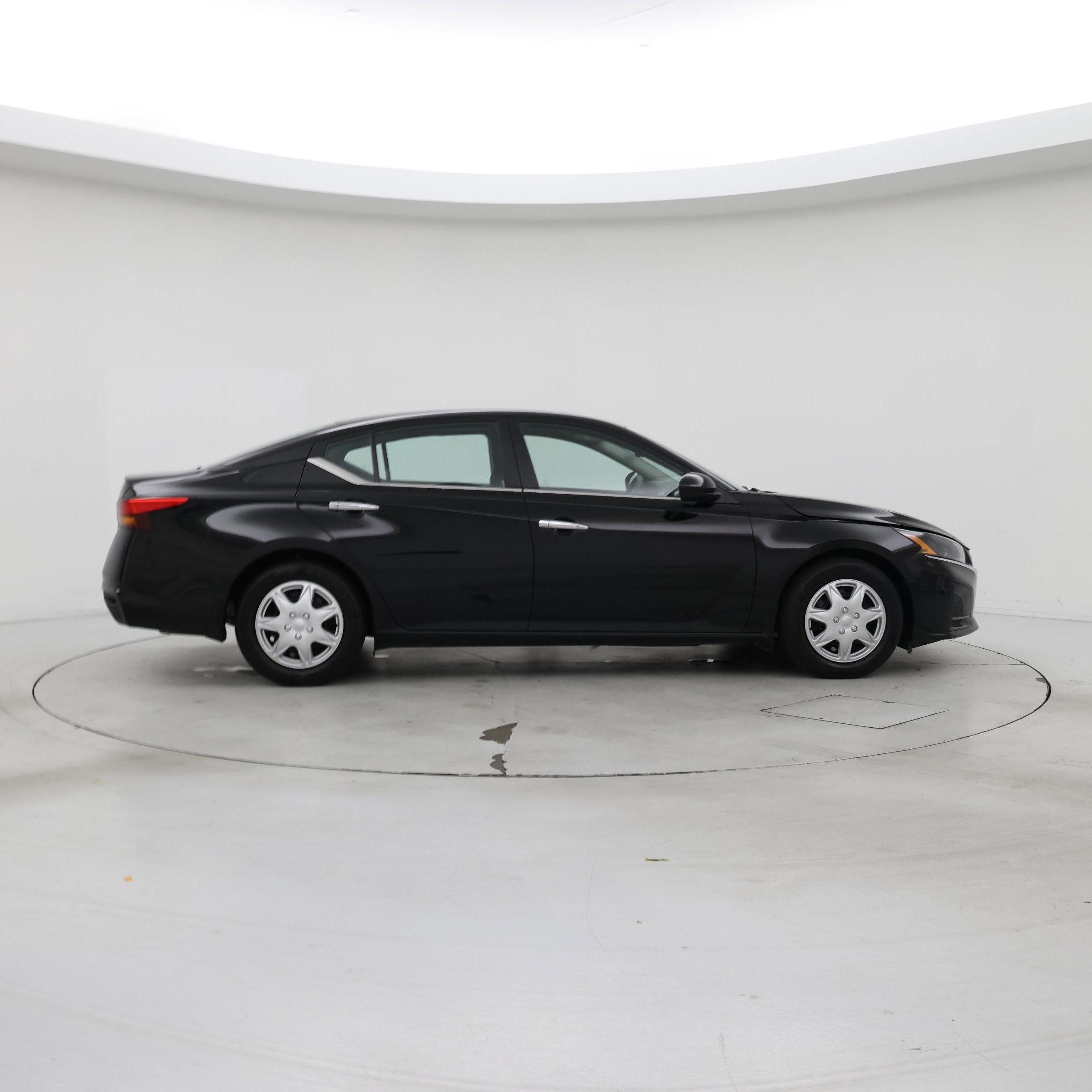 Thumbnail: 2023 Nissan Altima - 7