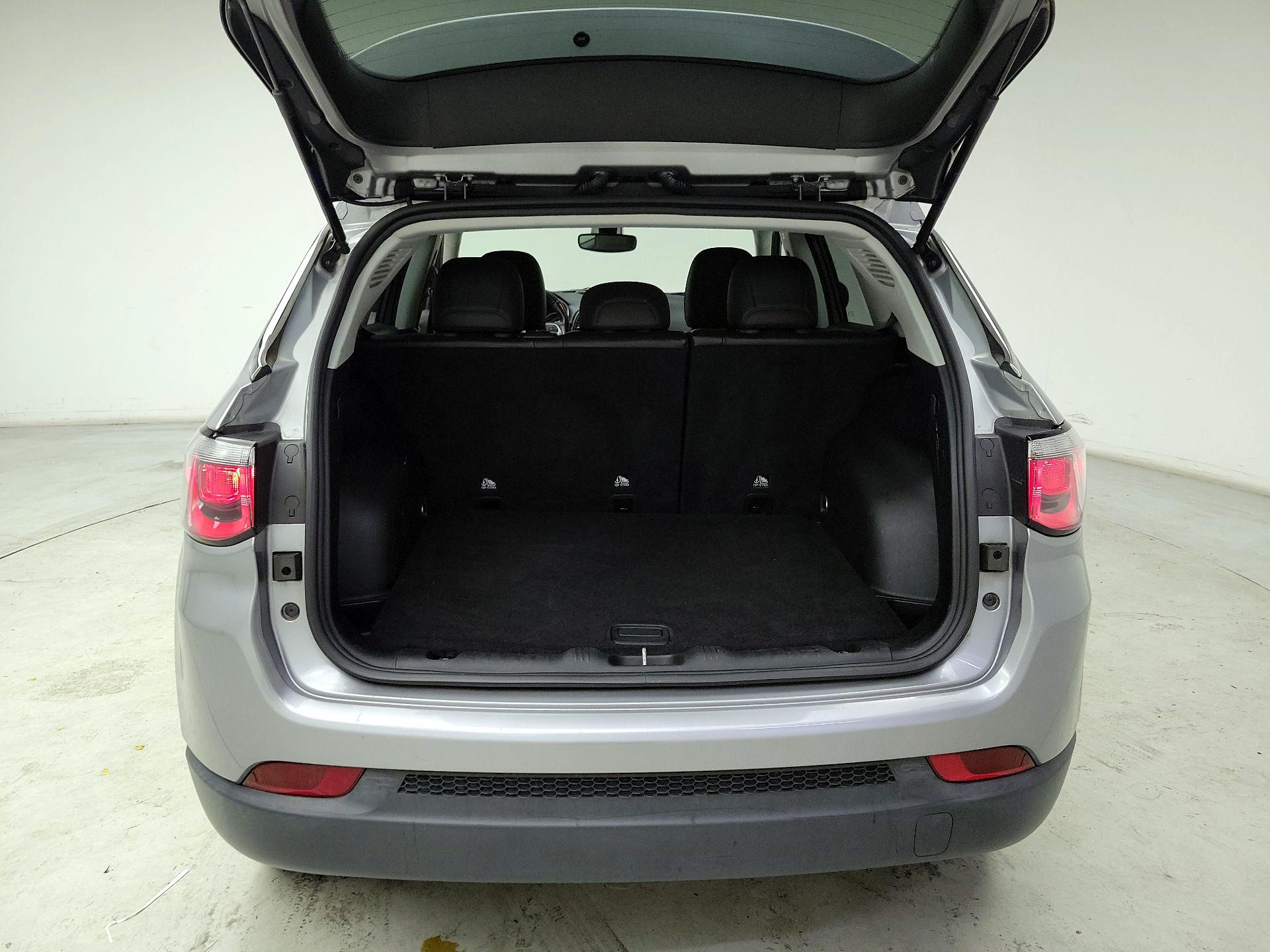 Thumbnail: 2020 Jeep Compass - 20