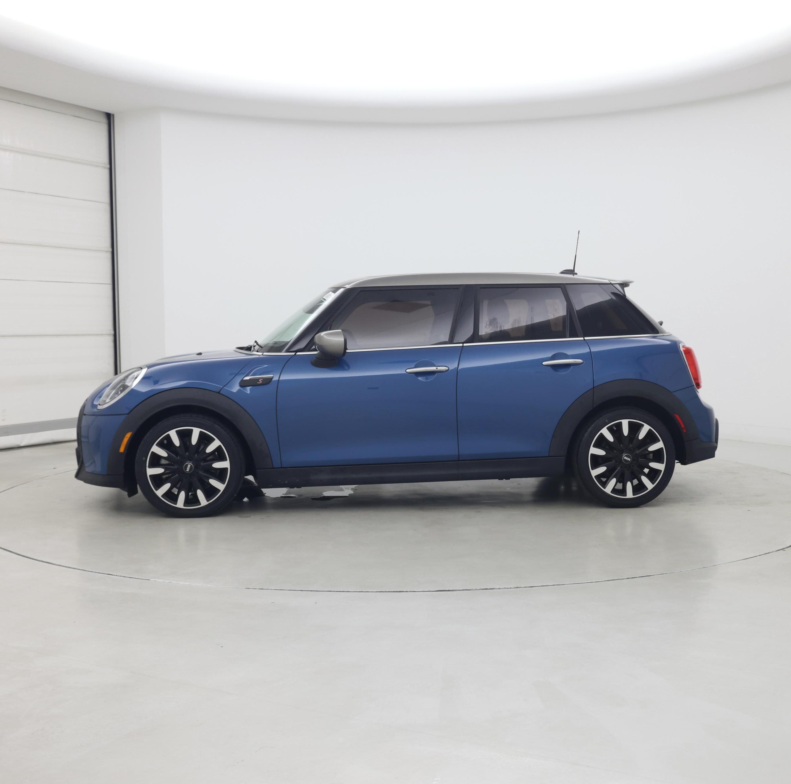 Thumbnail: 2023 MINI Cooper Hardtop - 3