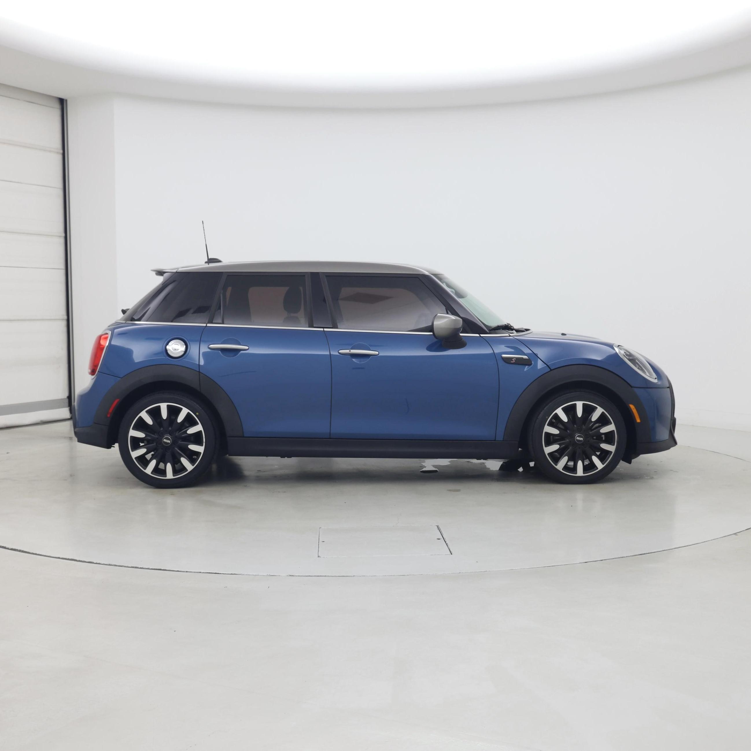Thumbnail: 2023 MINI Cooper Hardtop - 7