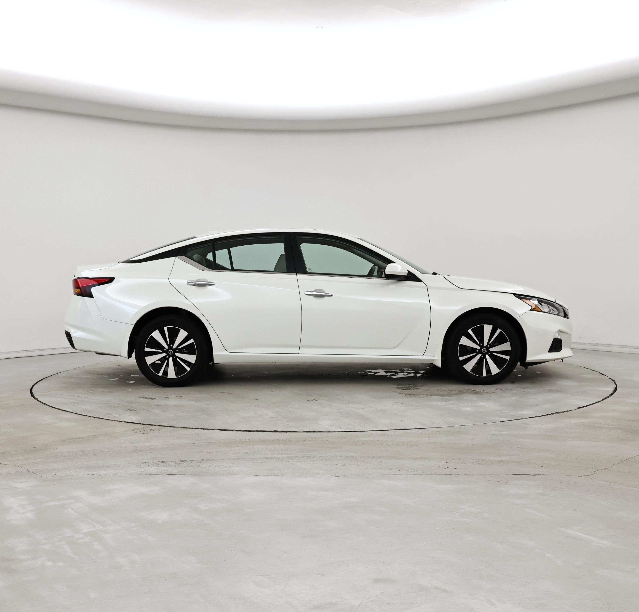 Thumbnail: 2022 Nissan Altima - 7