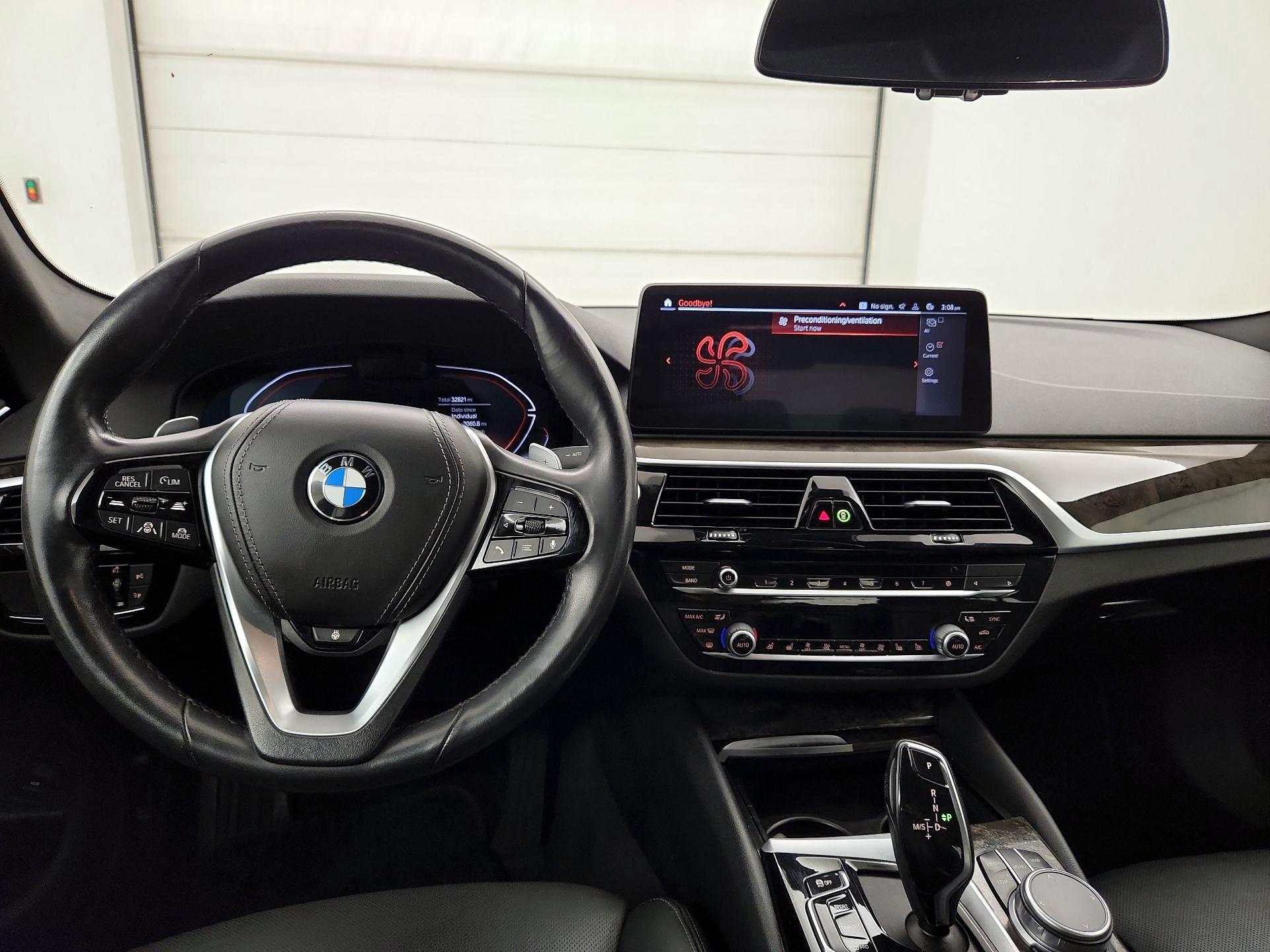 Thumbnail: 2021 BMW 5 Series - 9