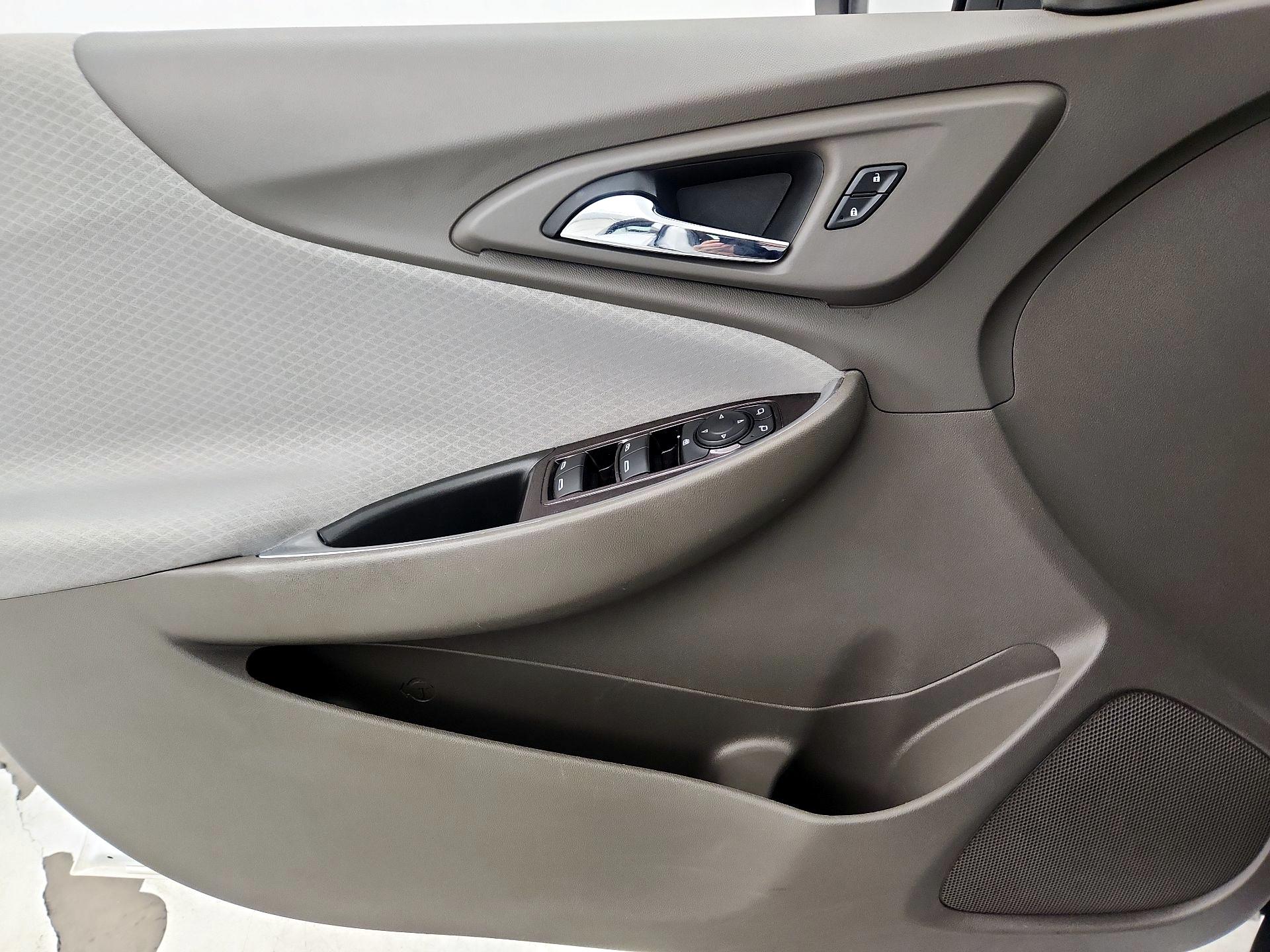 Thumbnail: 2020 Chevrolet Malibu - 12