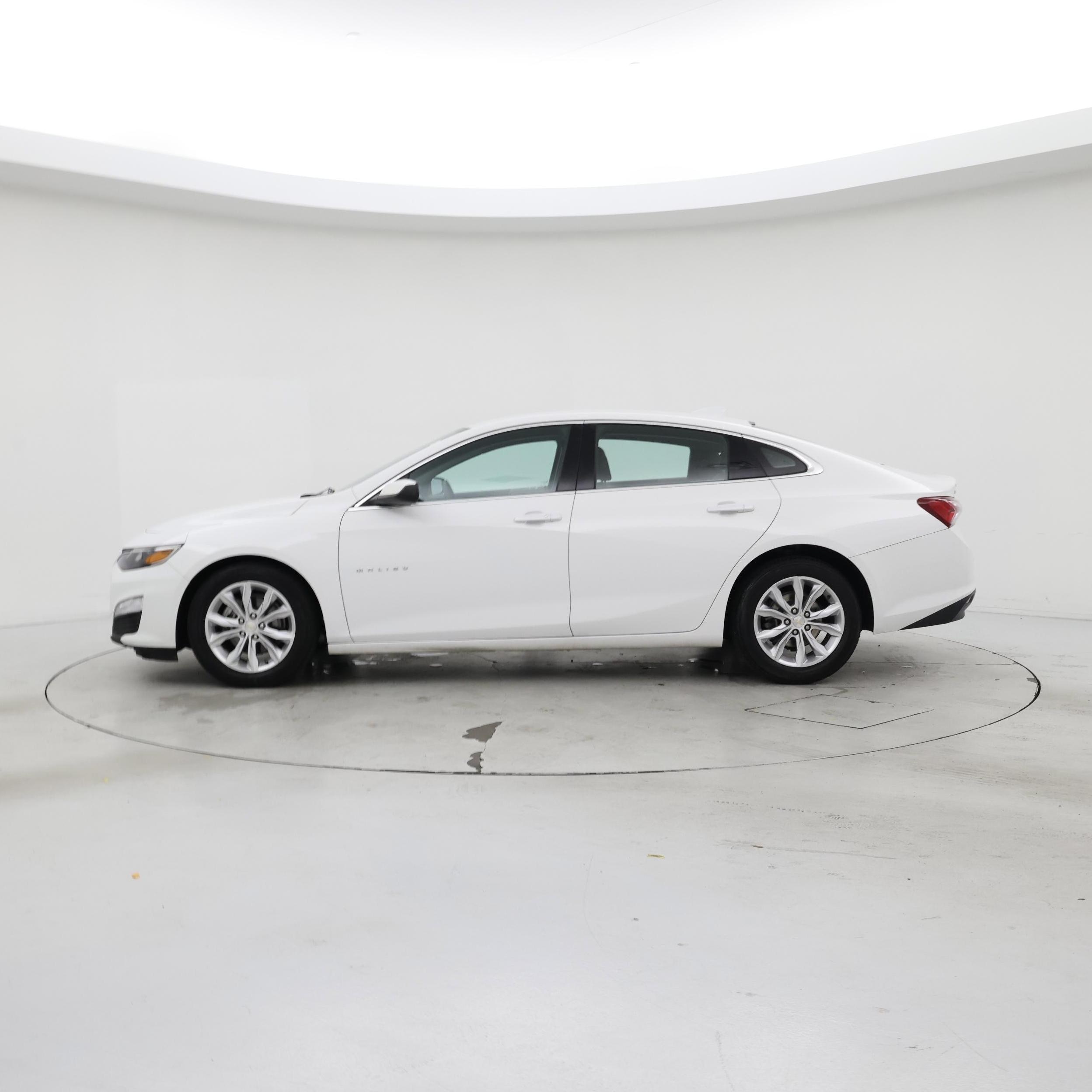 Thumbnail: 2020 Chevrolet Malibu - 3