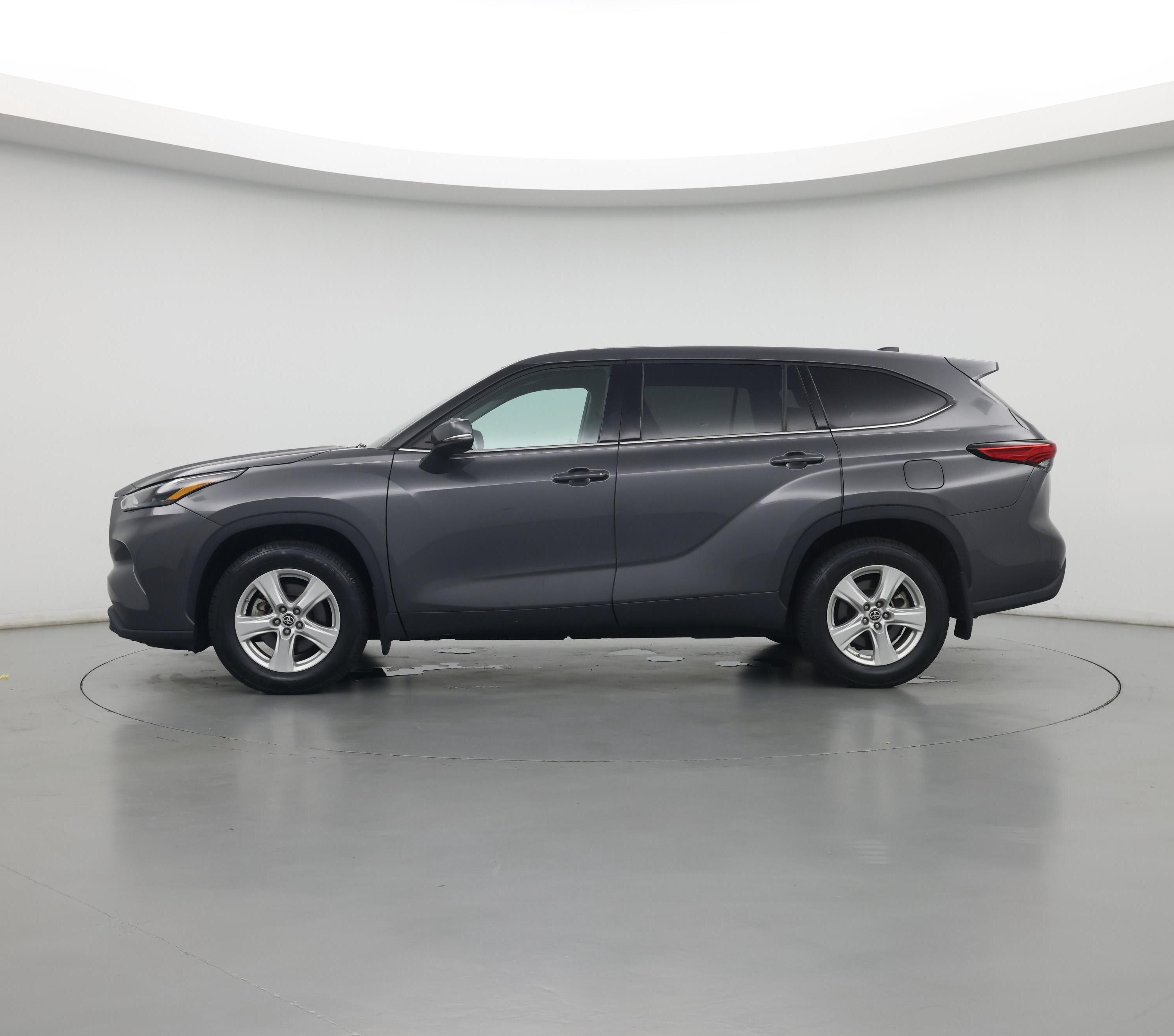 Thumbnail: 2022 Toyota Highlander - 3