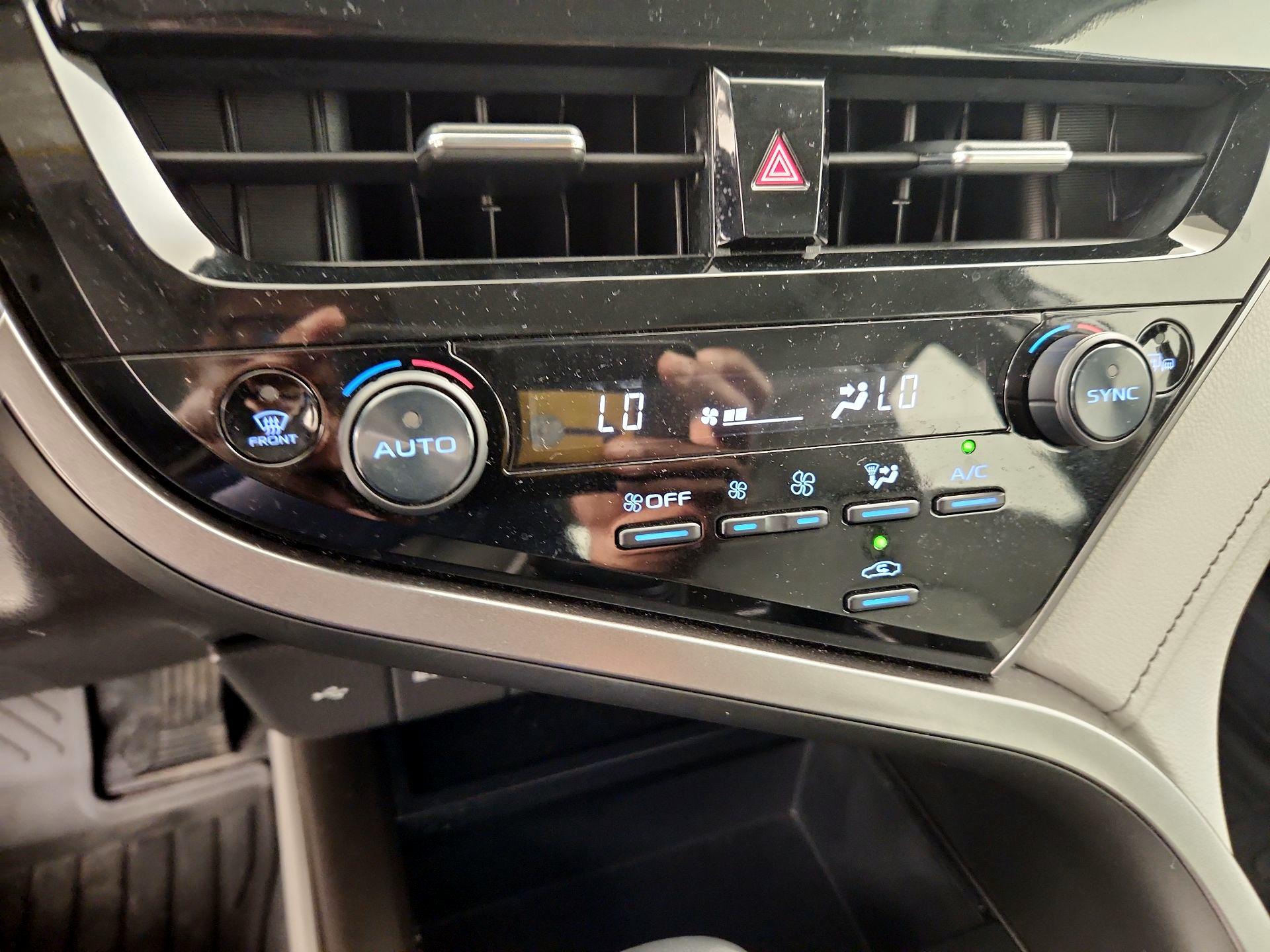 Thumbnail: 2022 Toyota Camry - 16