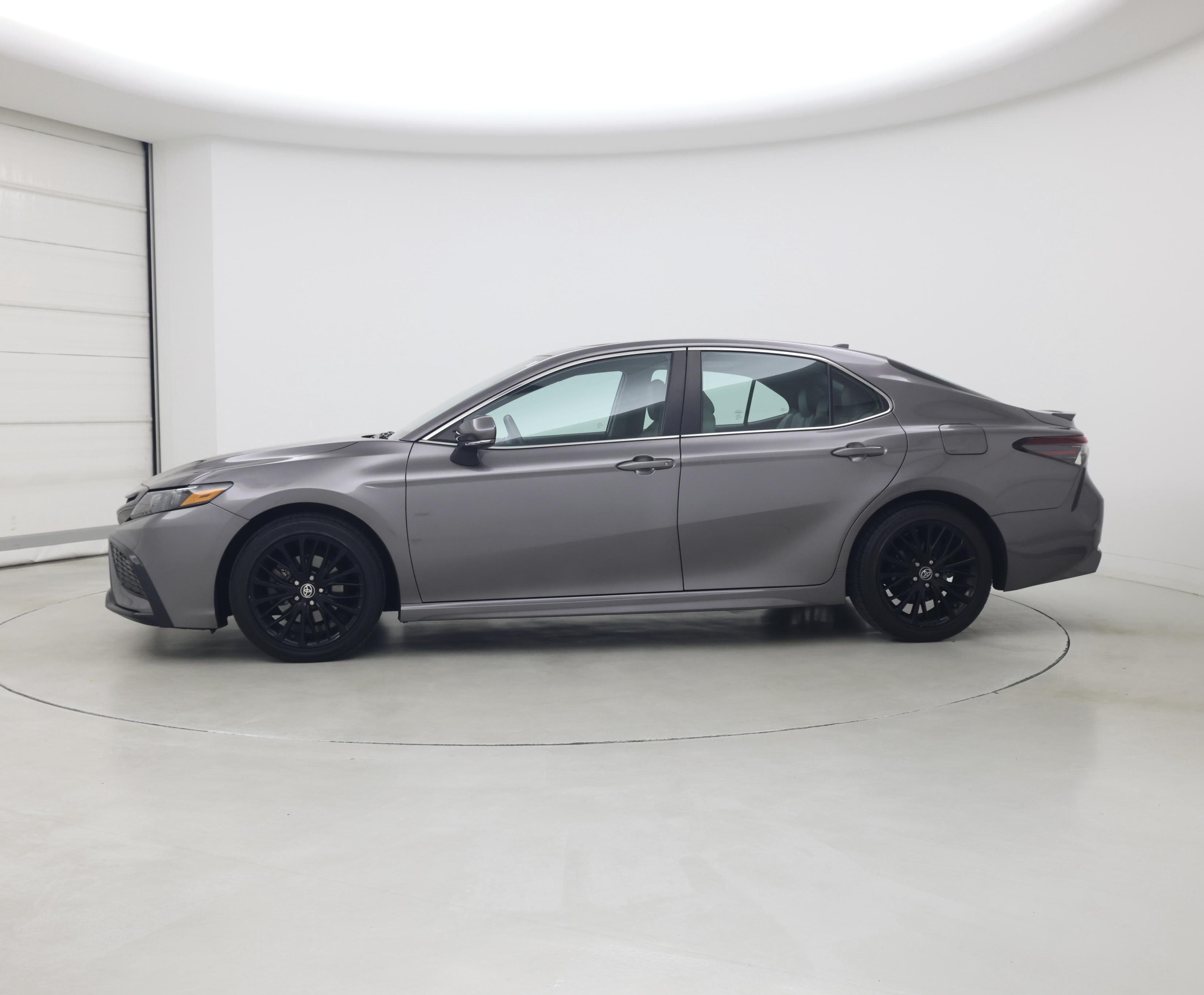 Thumbnail: 2022 Toyota Camry - 3