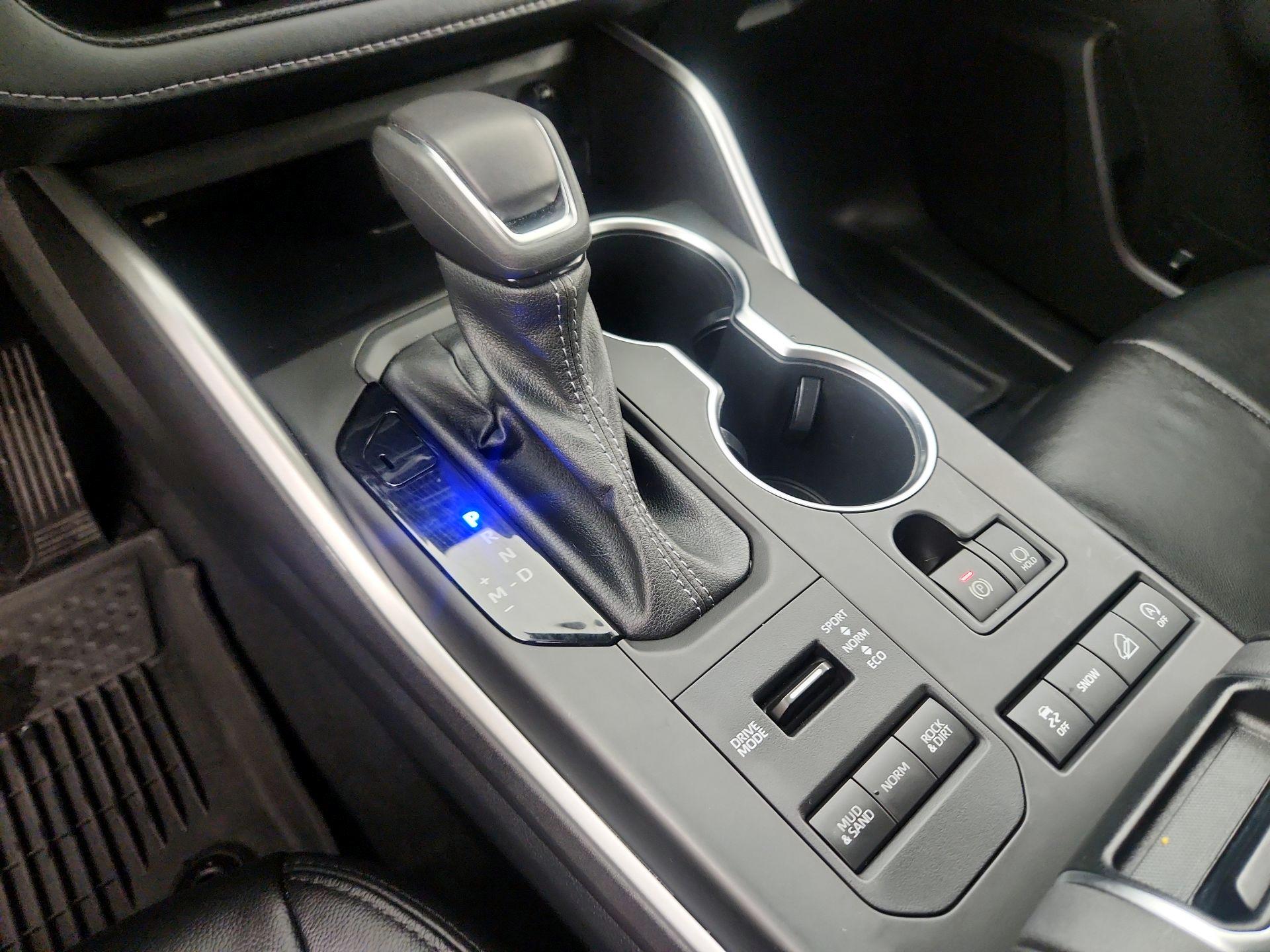 Thumbnail: 2022 Toyota Highlander - 17