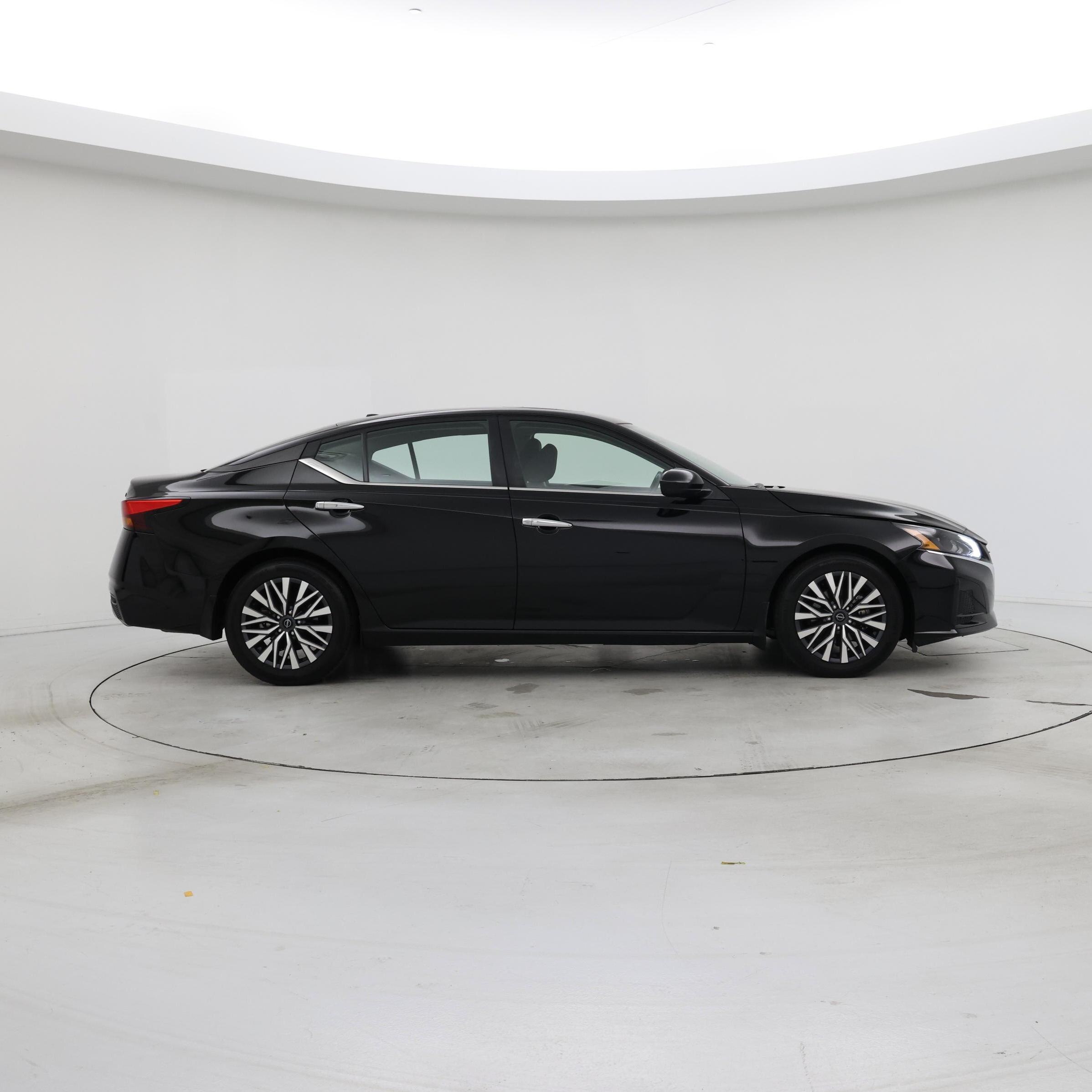 Thumbnail: 2023 Nissan Altima - 7