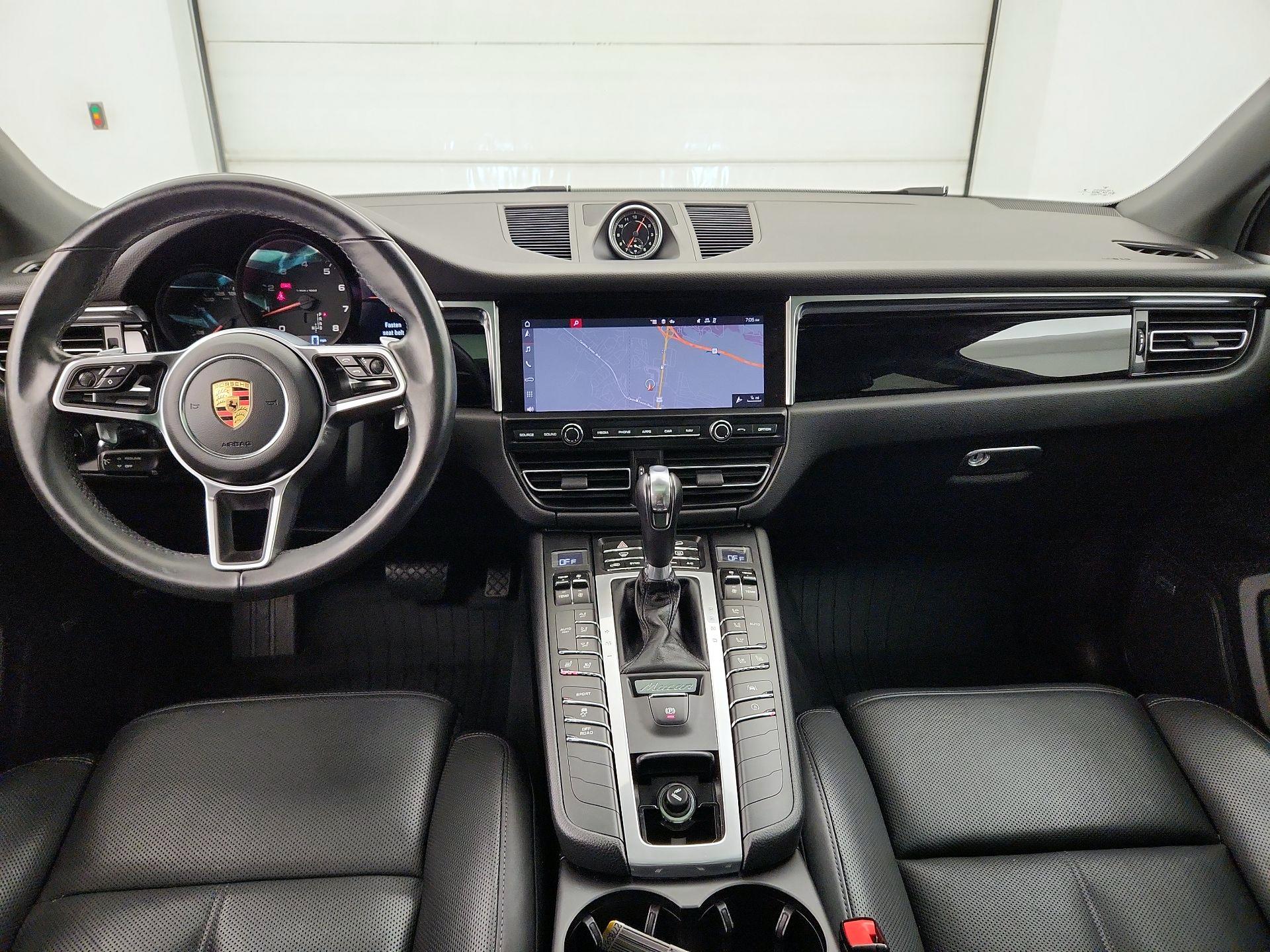 Thumbnail: 2020 Porsche Macan - 9