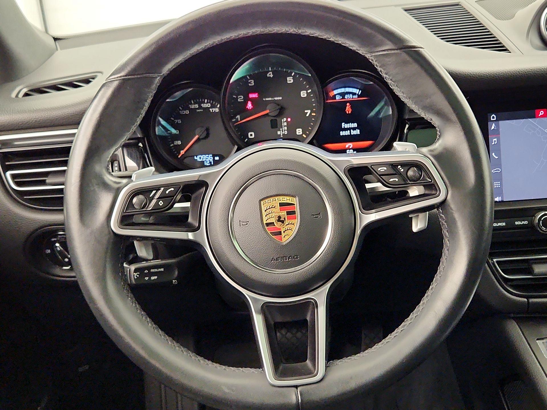 Thumbnail: 2020 Porsche Macan - 10