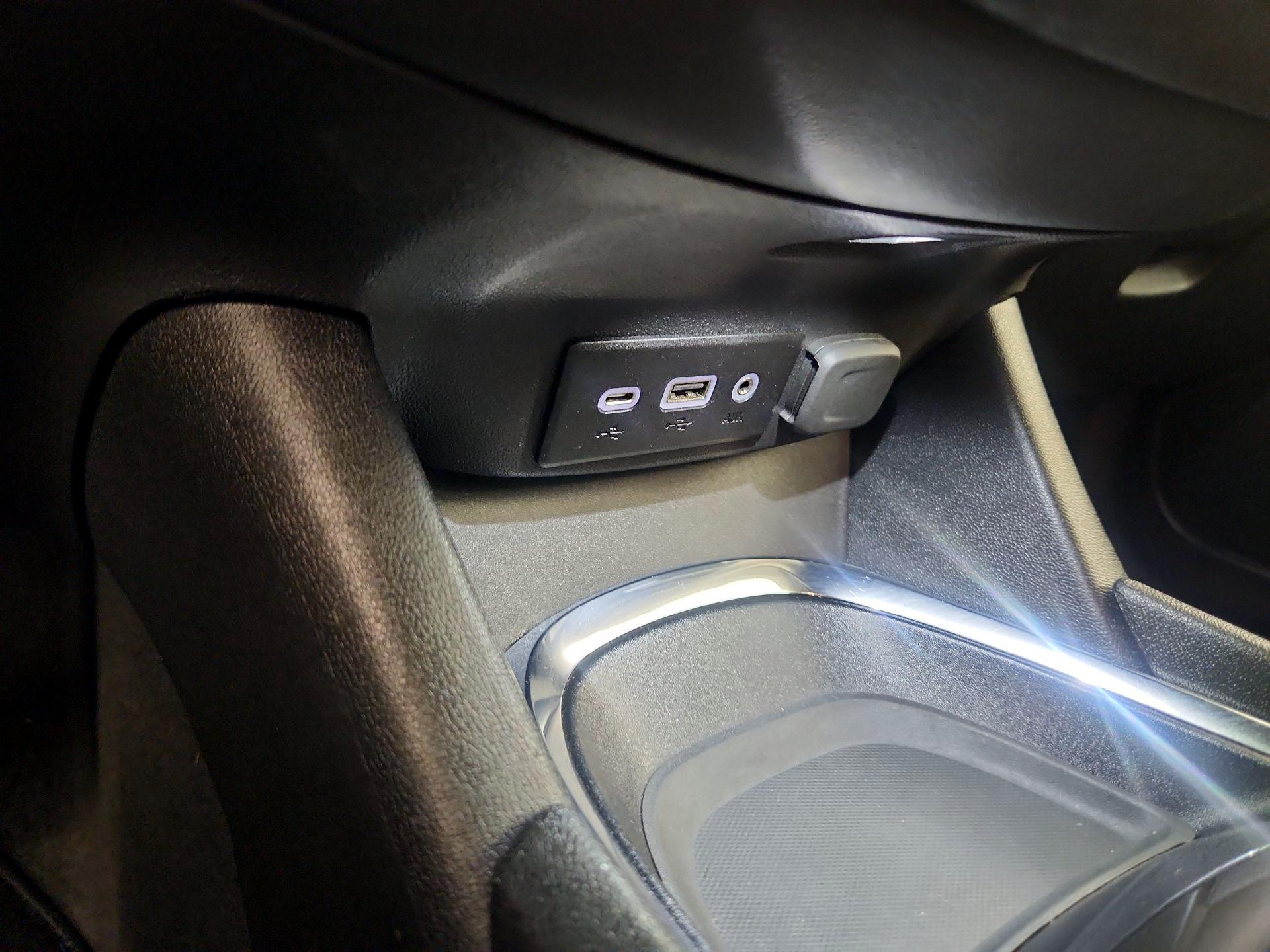 Thumbnail: 2023 Chevrolet Malibu - 18