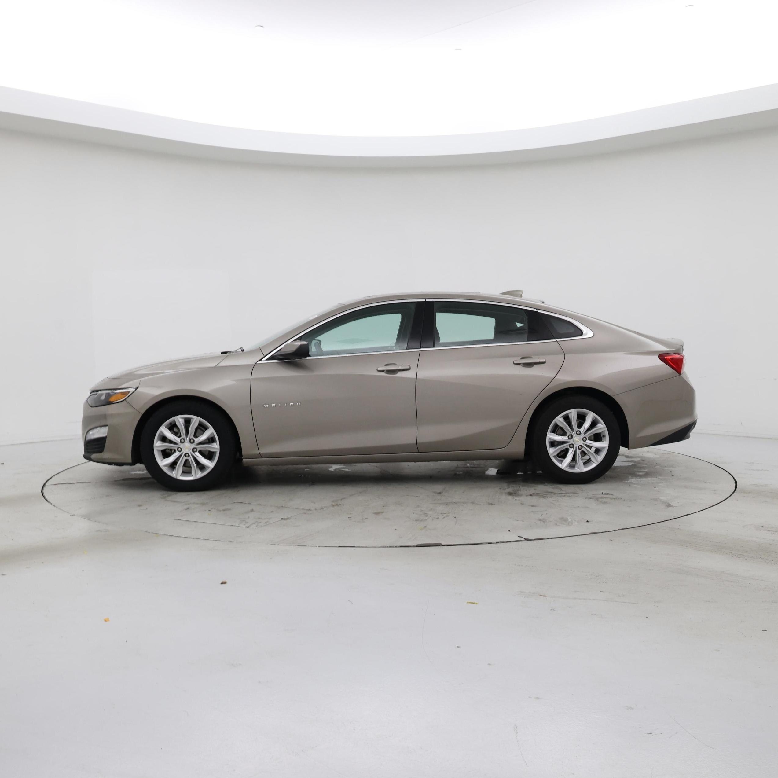 Thumbnail: 2023 Chevrolet Malibu - 3