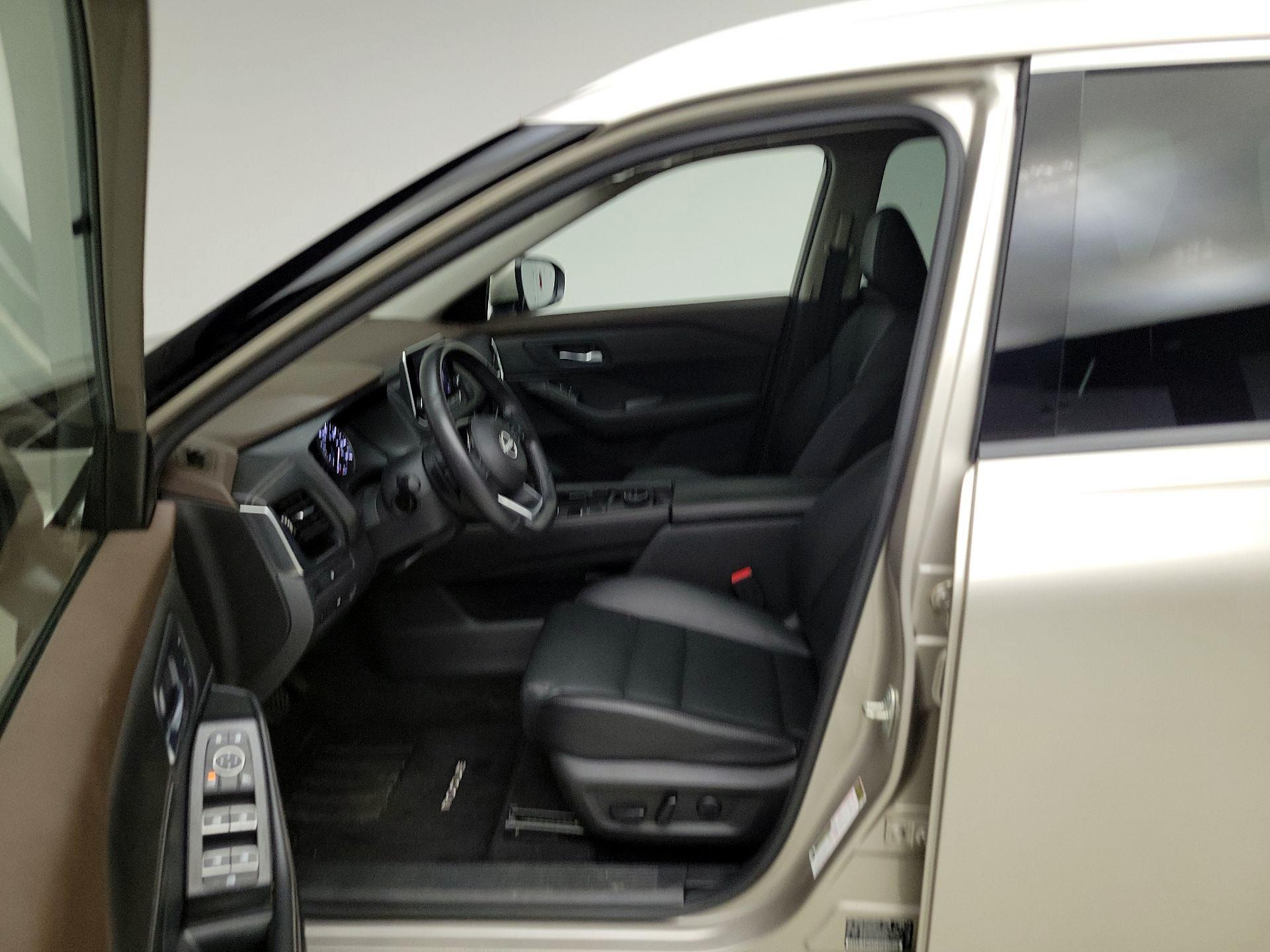 Thumbnail: 2022 Nissan Rogue - 11