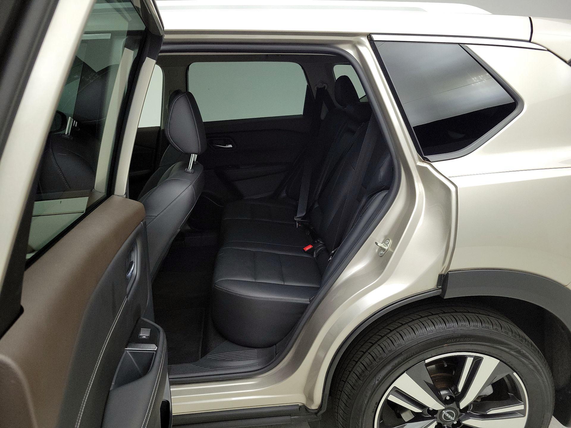 Thumbnail: 2022 Nissan Rogue - 20