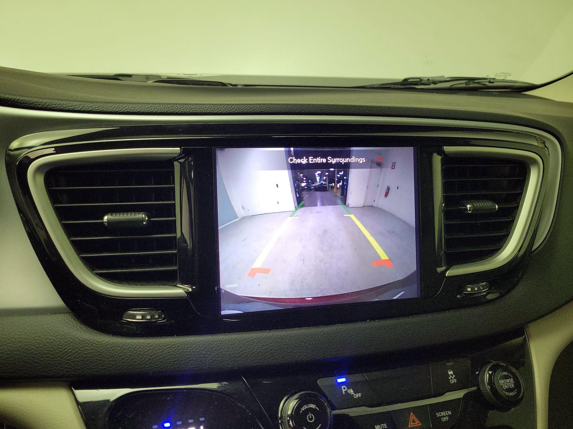 Thumbnail: 2020 Chrysler Pacifica - 15